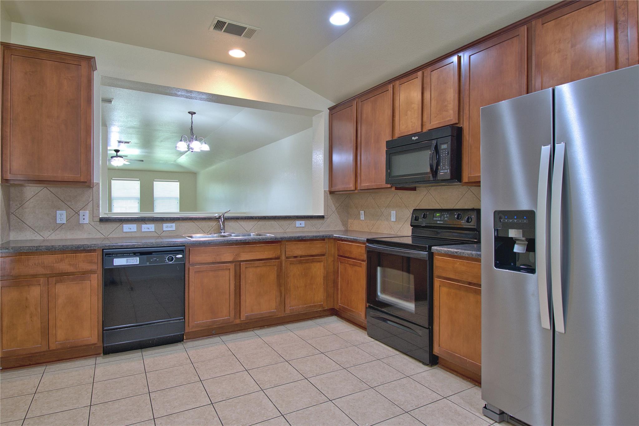 7749 Squirrel Hollow Dr, Georgetown, TX 78628