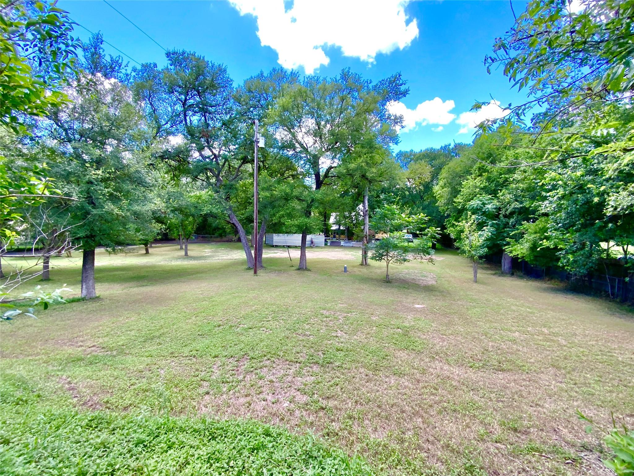 909 Center Cir, Salado, TX 76571