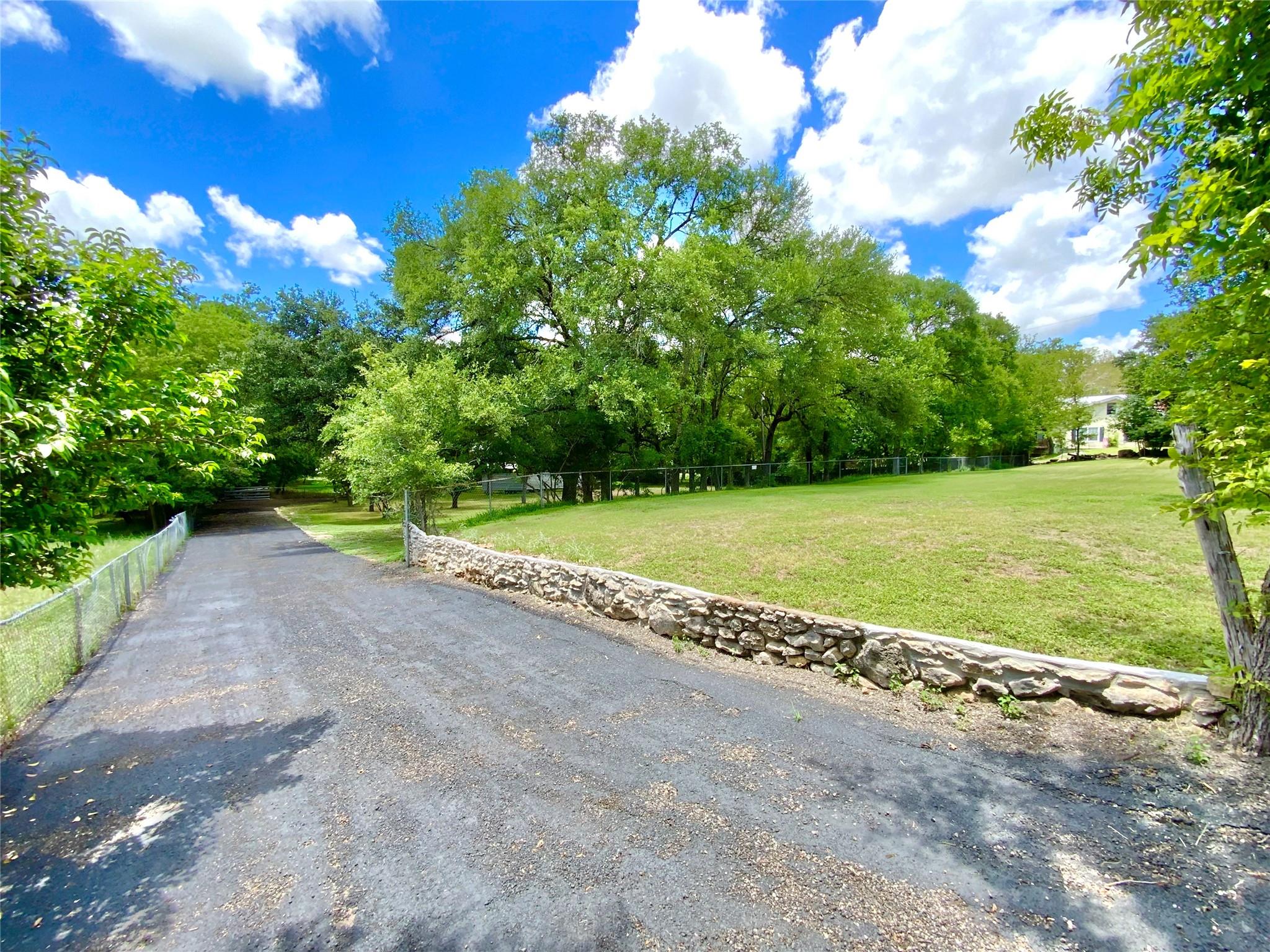 909 Center Cir, Salado, TX 76571