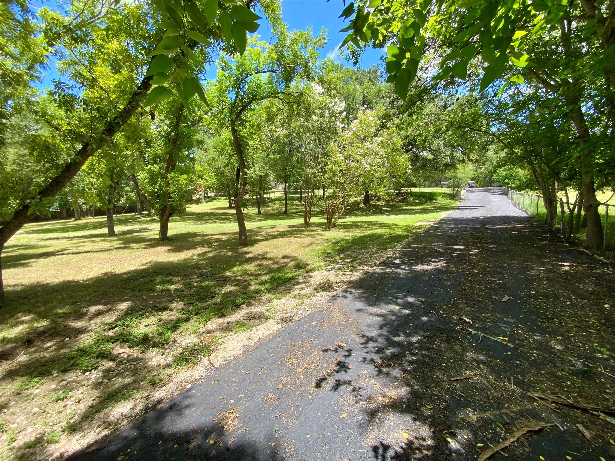 909 Center Cir, Salado, TX 76571