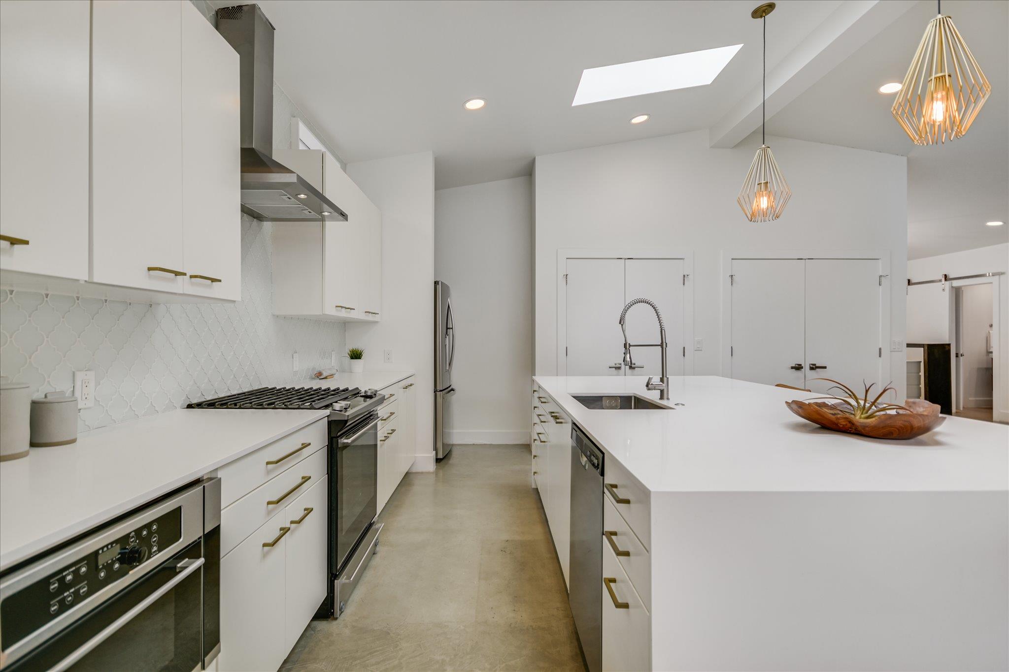 1708 Fair Oaks Dr, Austin, TX 78745