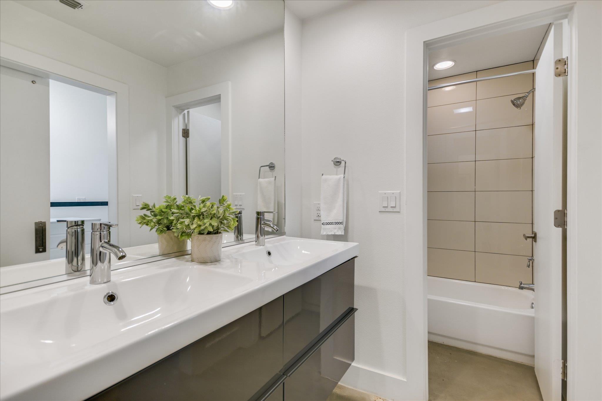 1708 Fair Oaks Dr, Austin, TX 78745