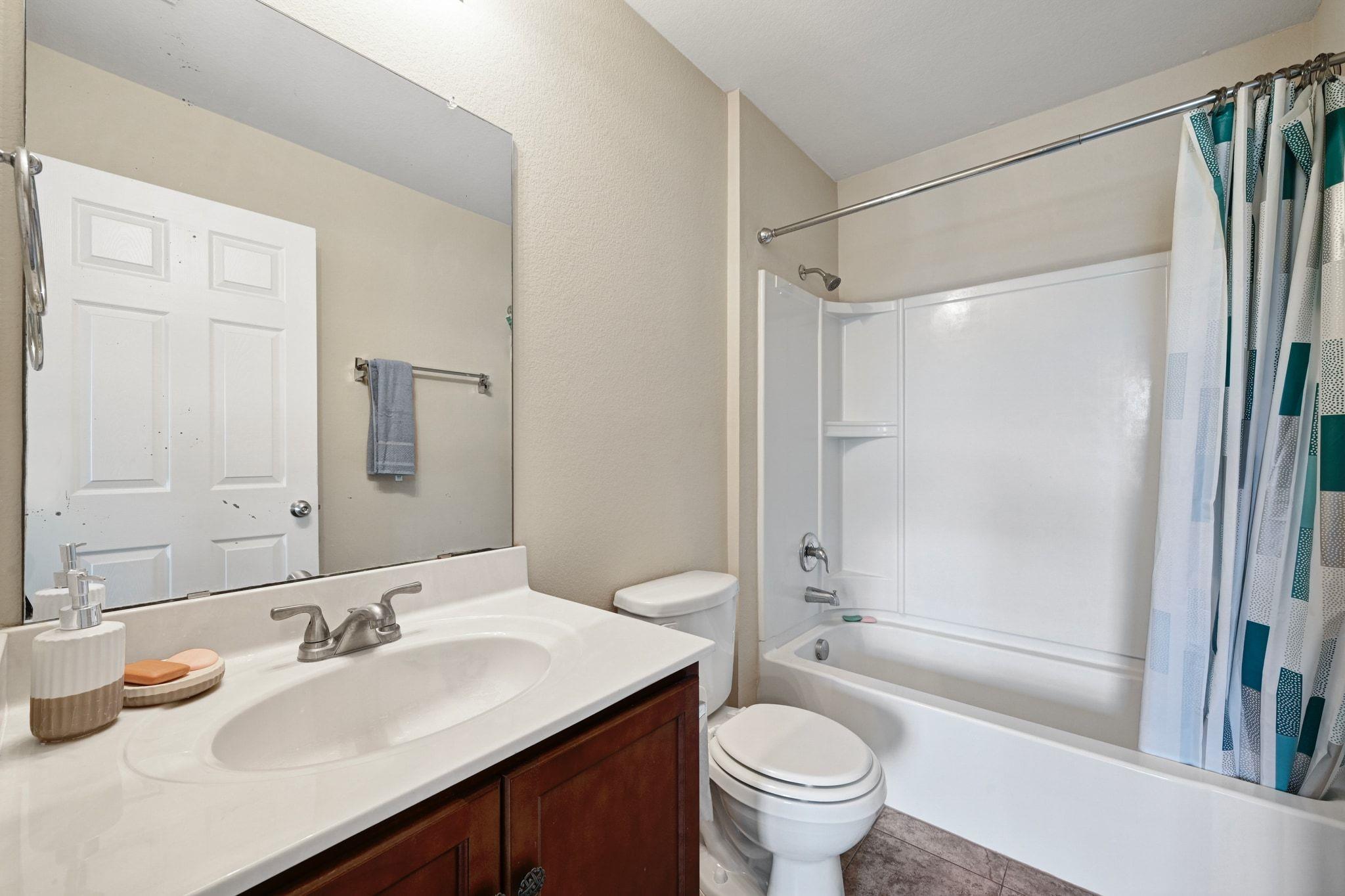 140 Lynn Crest Bnd, Buda, TX 78610