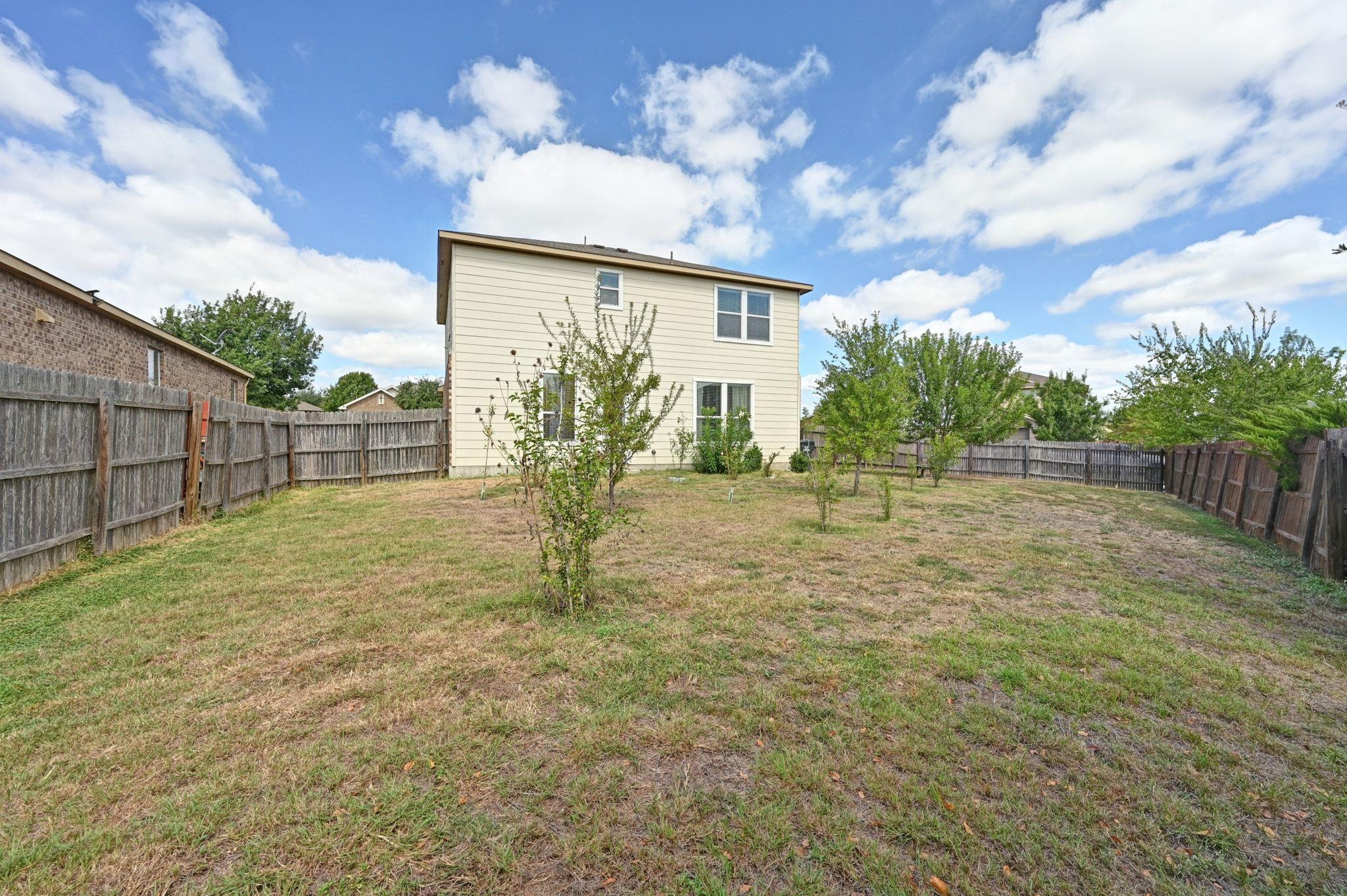 140 Lynn Crest Bnd, Buda, TX 78610