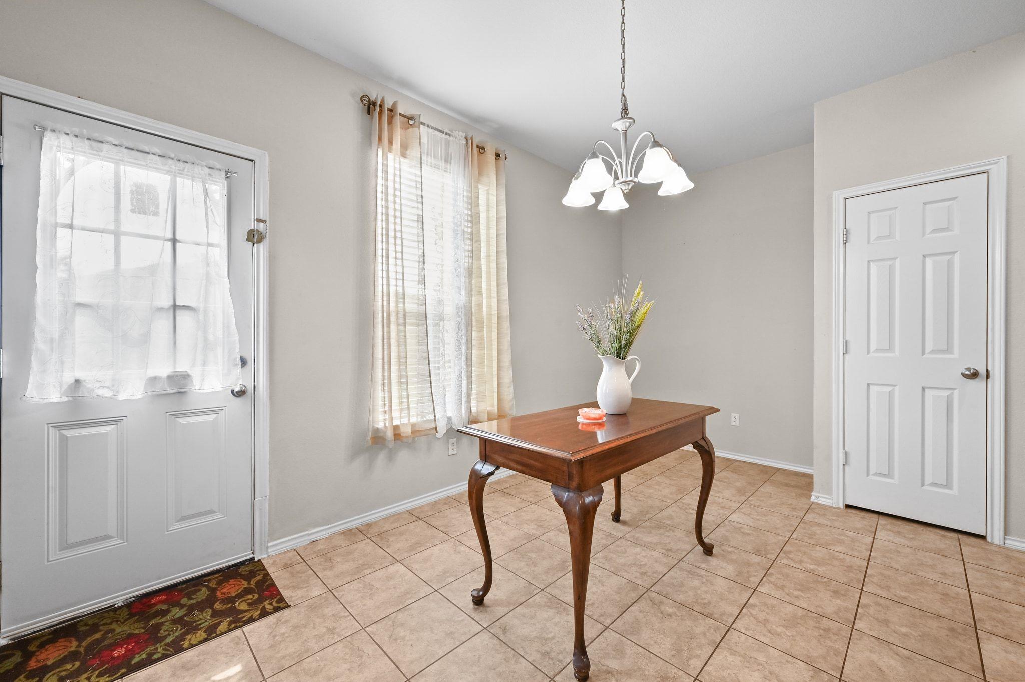 140 Lynn Crest Bnd, Buda, TX 78610