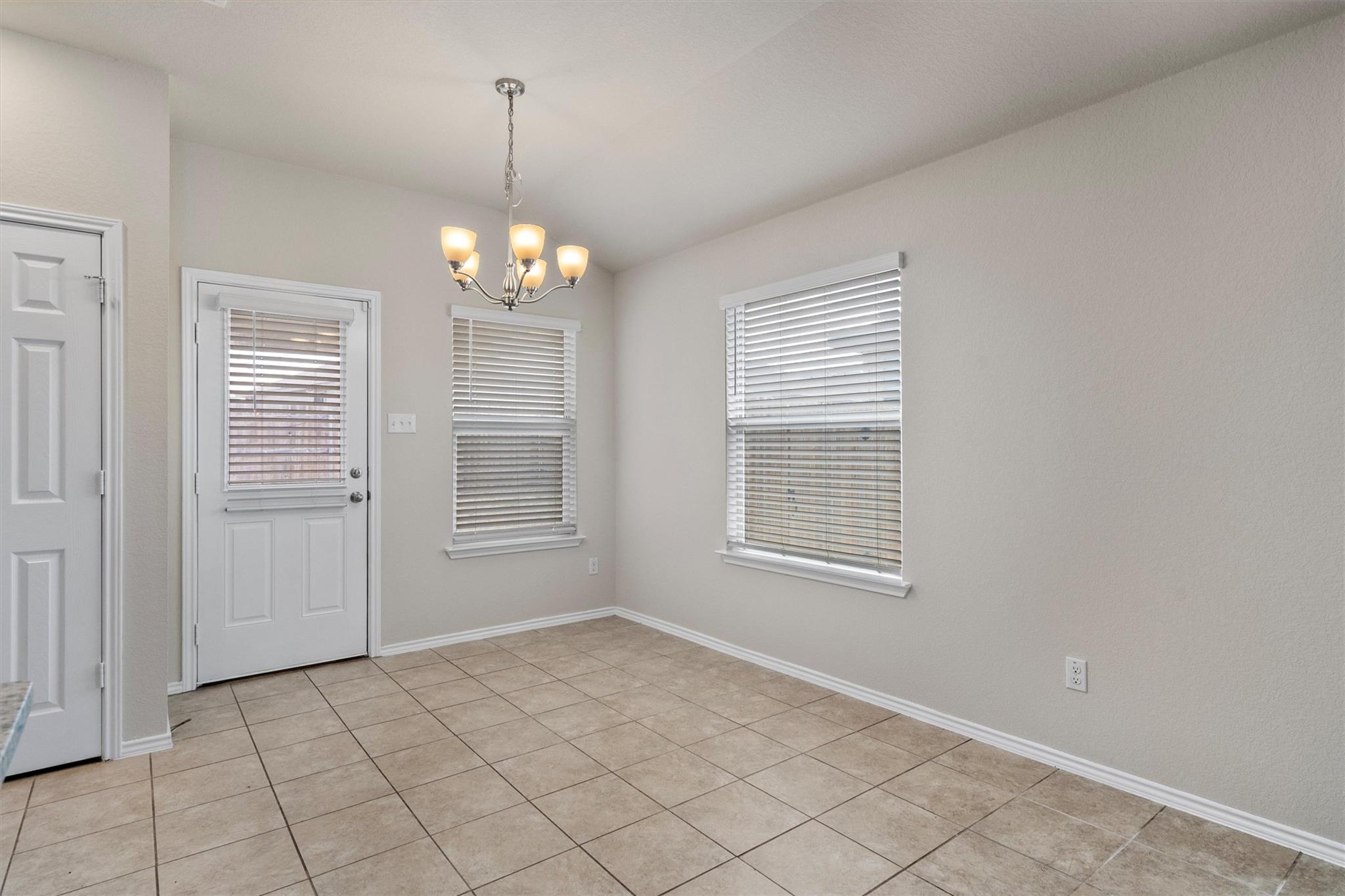 148 Rearden Blvd, Jarrell, TX 76537