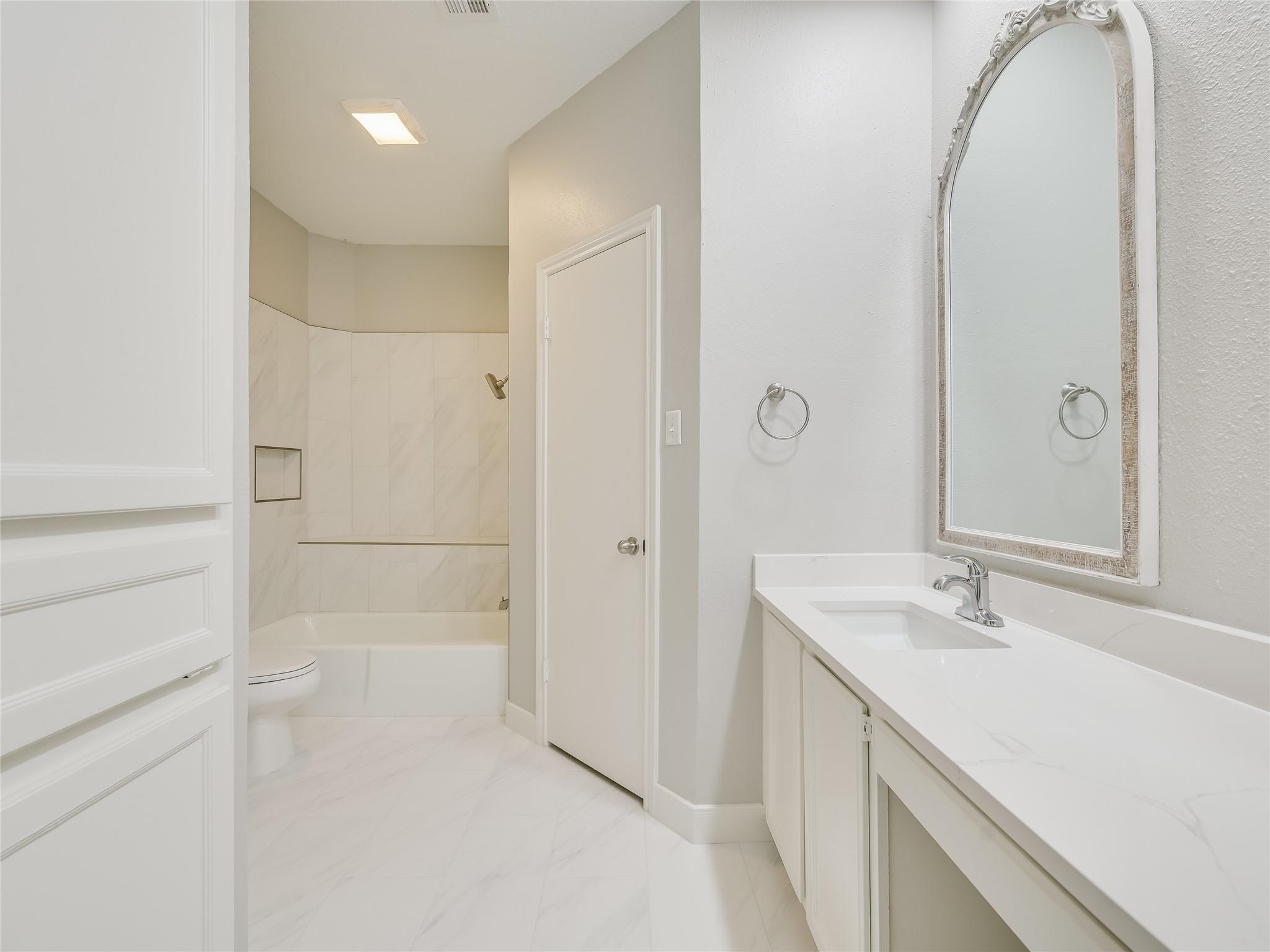 8402 Cima Oak Ln # B-4, Austin, TX 78759