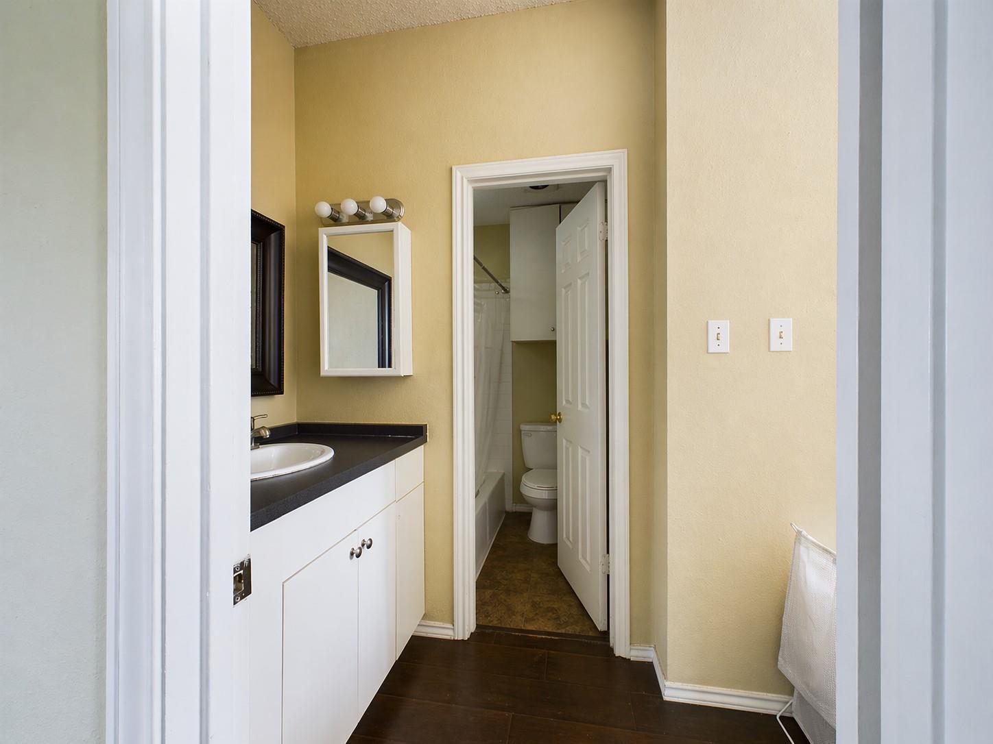 3206 King St # 205, Austin, TX 78705