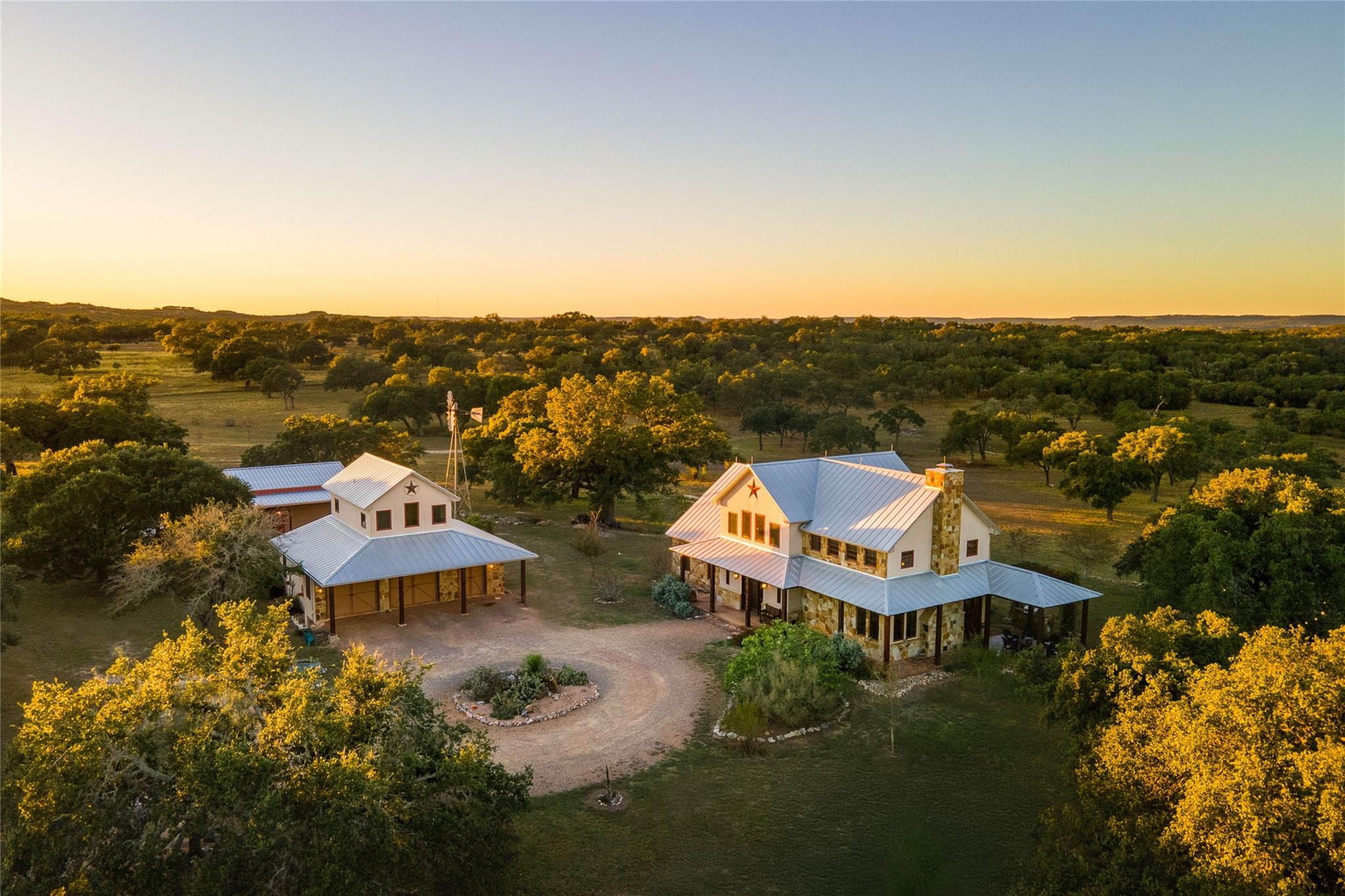 5059 Trainer Wuest Rd, Blanco, TX 78606