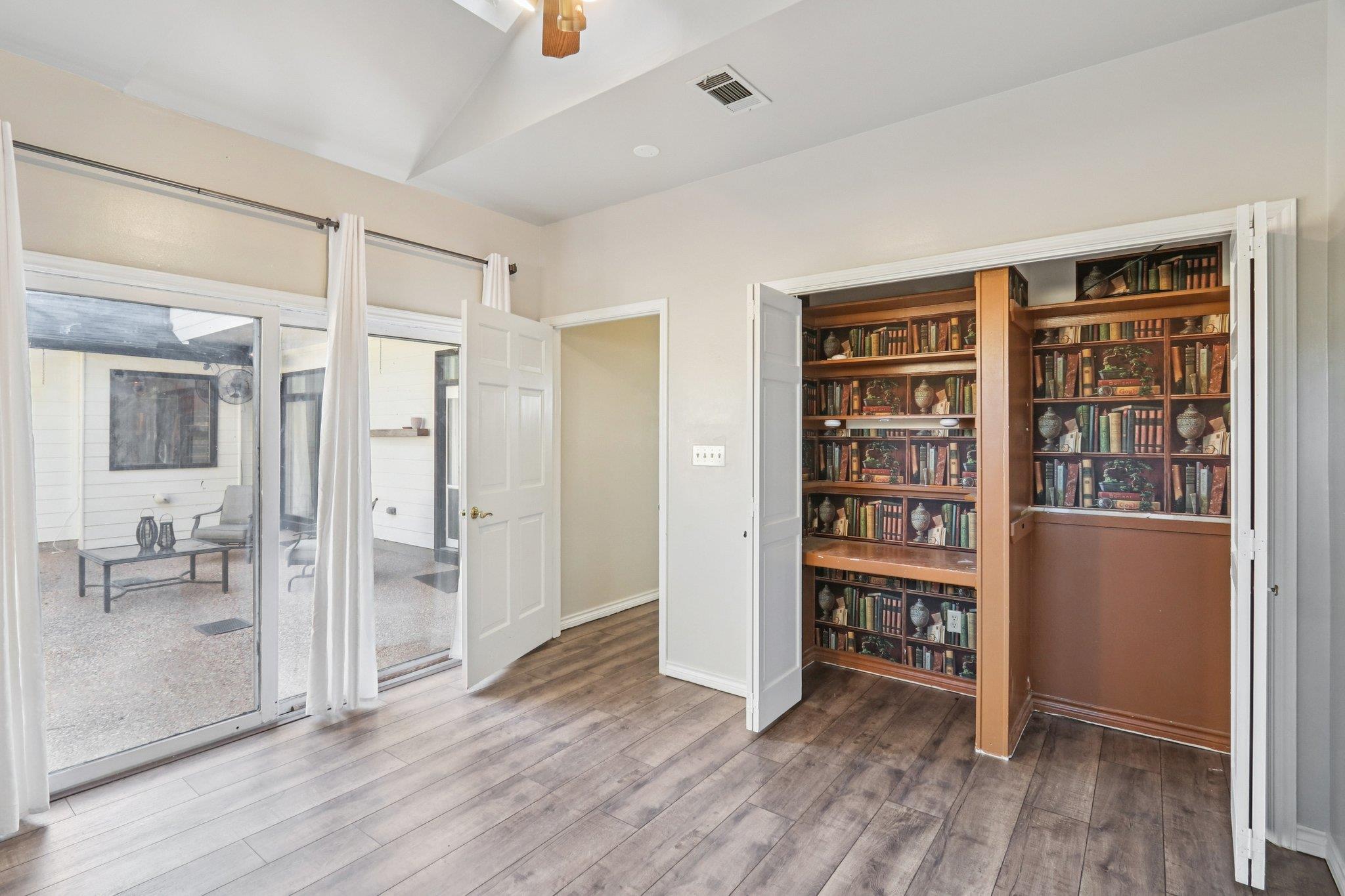 5101 Country Club Dr, Lago Vista, TX 78645