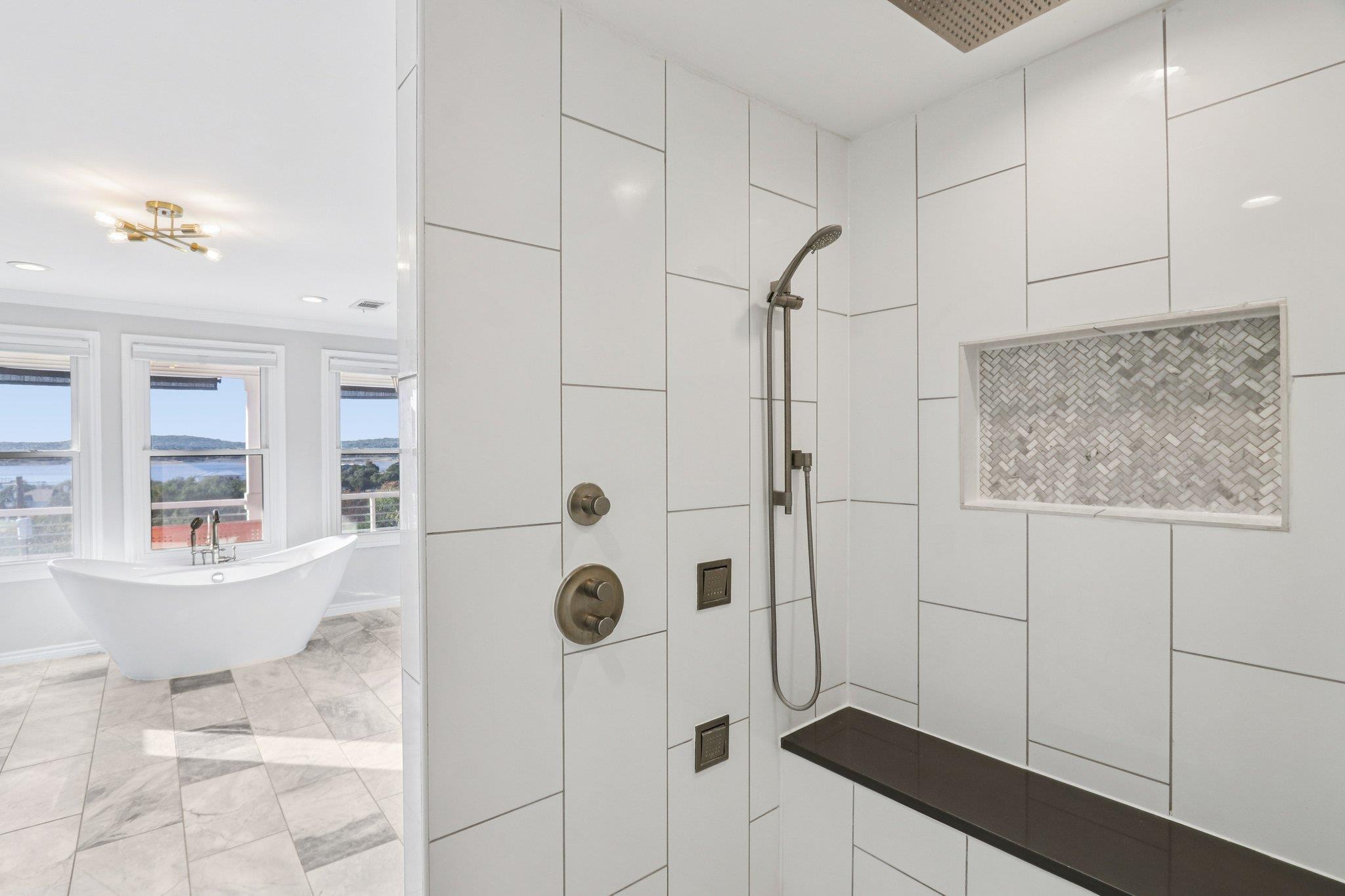 5101 Country Club Dr, Lago Vista, TX 78645