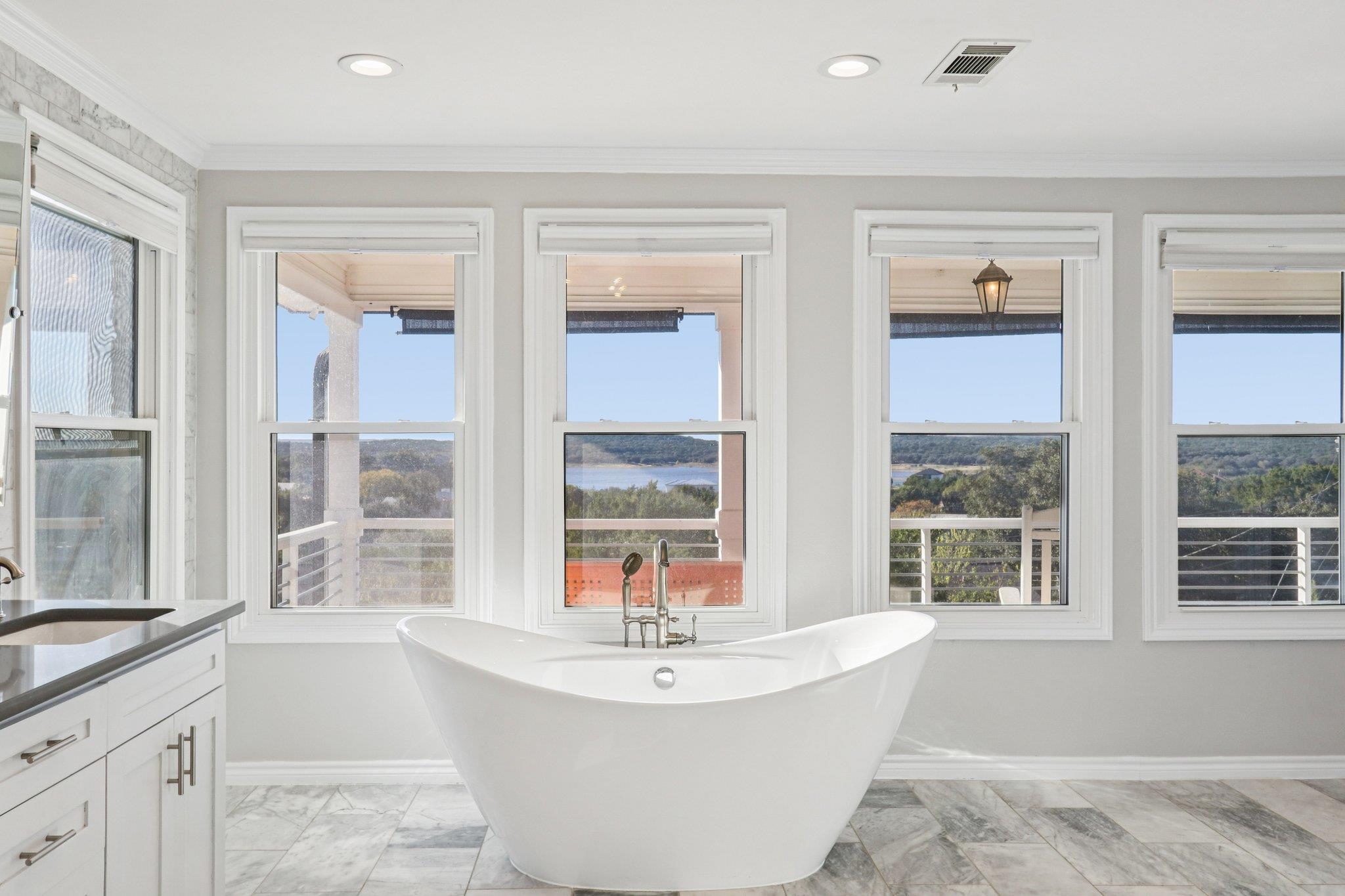 5101 Country Club Dr, Lago Vista, TX 78645