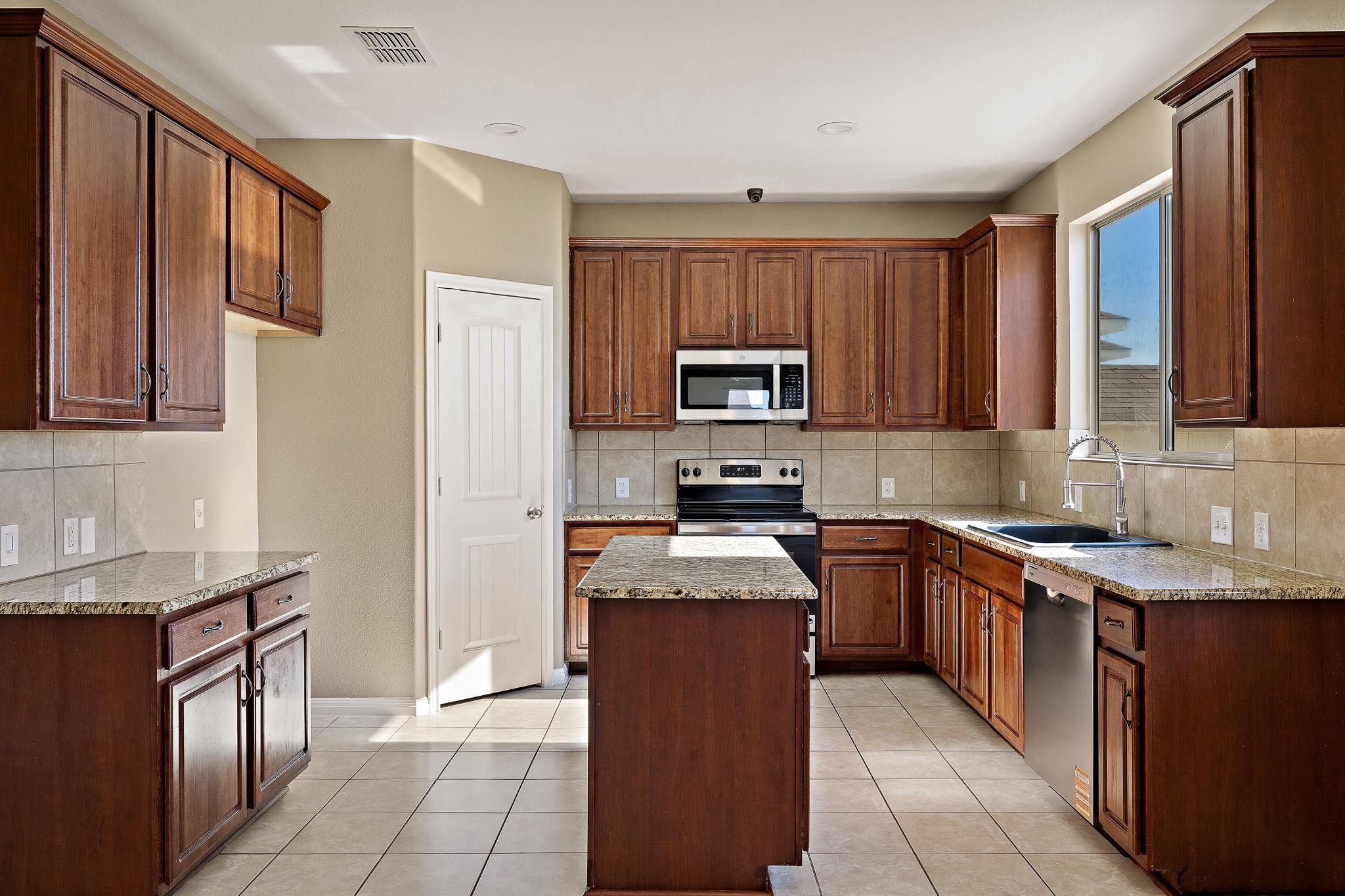 309 Siltstone Way, Liberty Hill, TX 78642