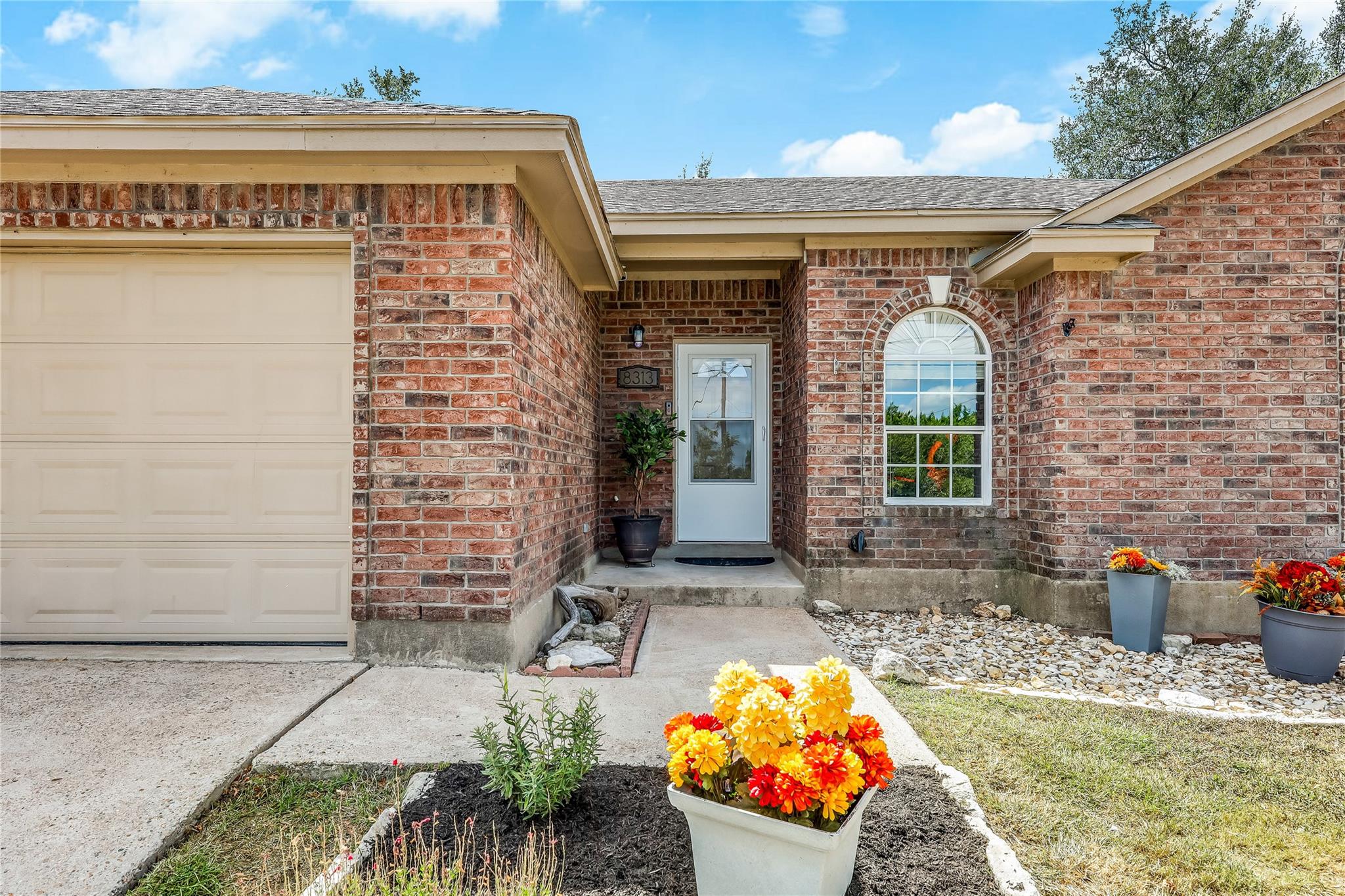 8313 Timber Trl, Lago Vista, TX 78645