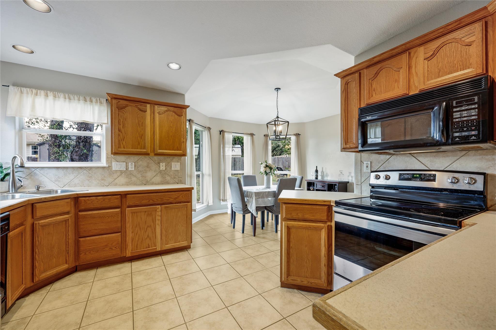 8313 Timber Trl, Lago Vista, TX 78645