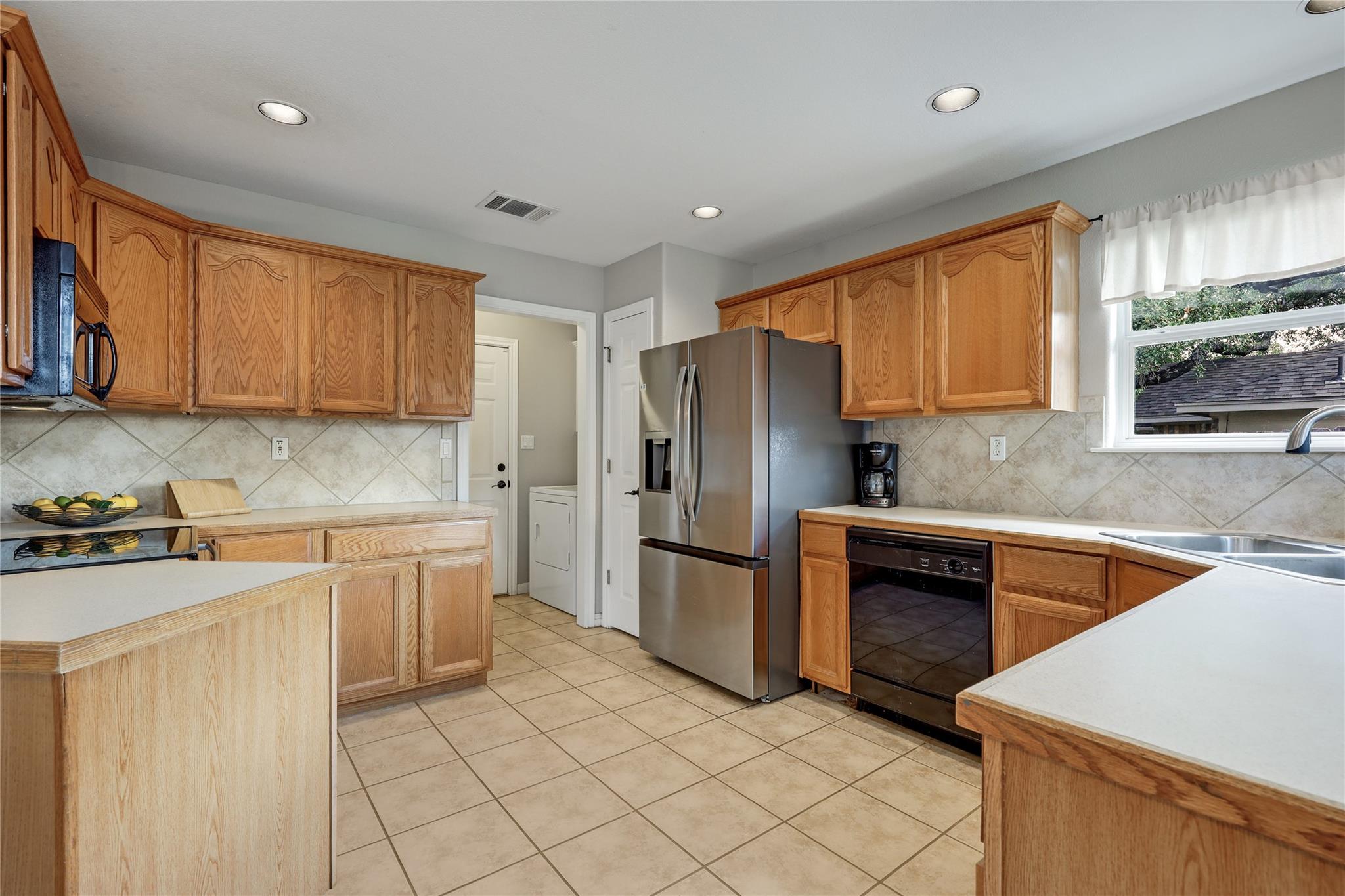 8313 Timber Trl, Lago Vista, TX 78645