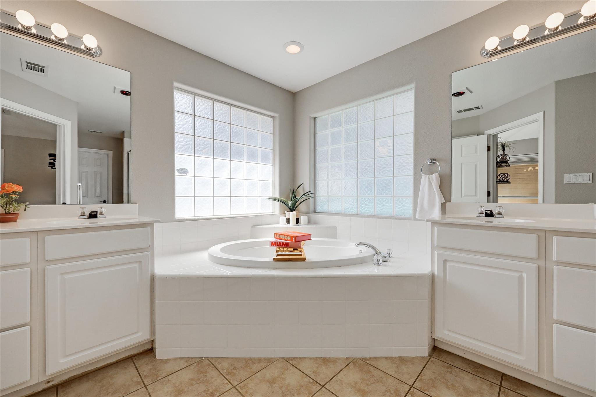 8313 Timber Trl, Lago Vista, TX 78645