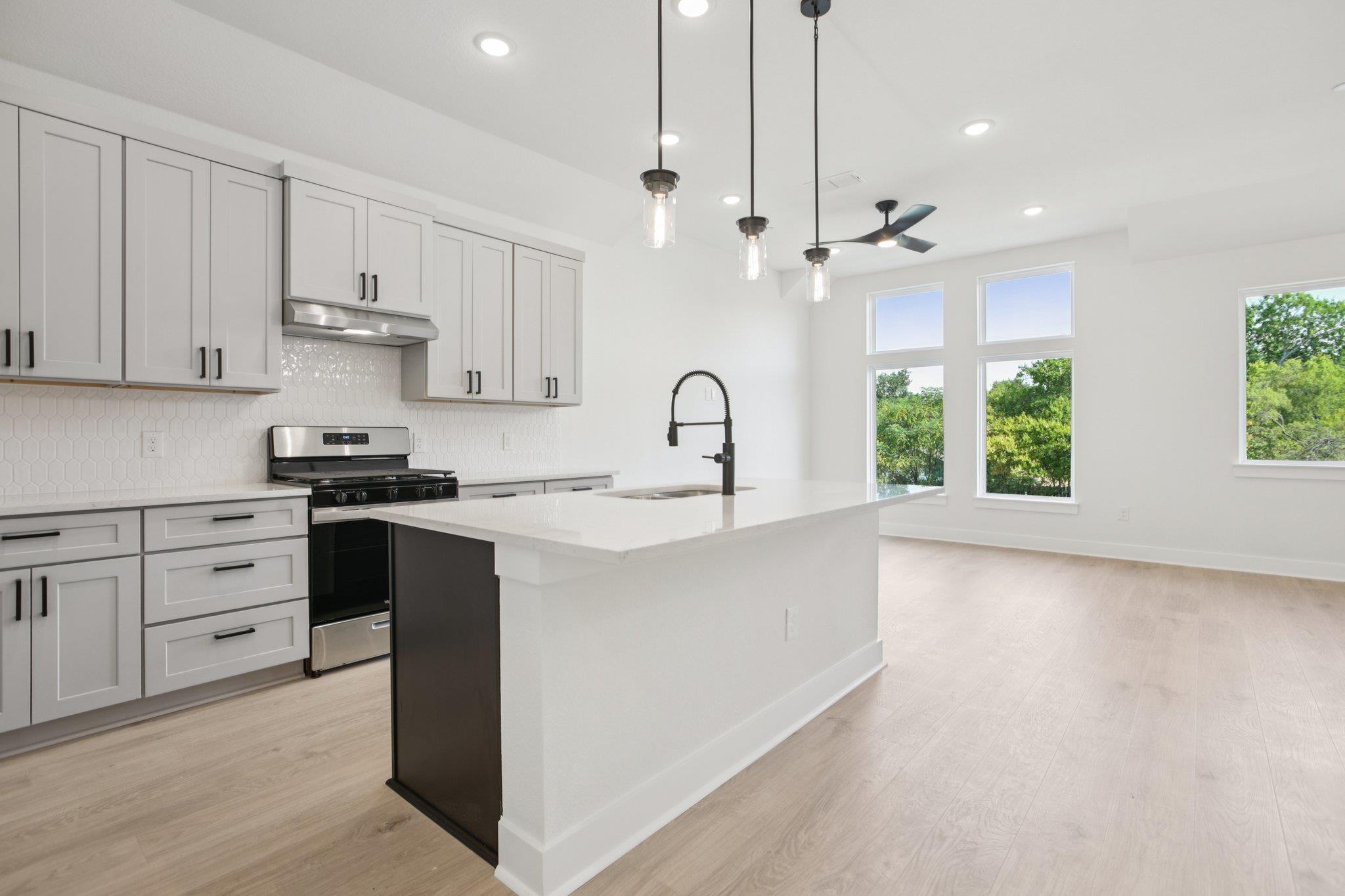 200 W 56th St # 1103, Austin, TX 78751