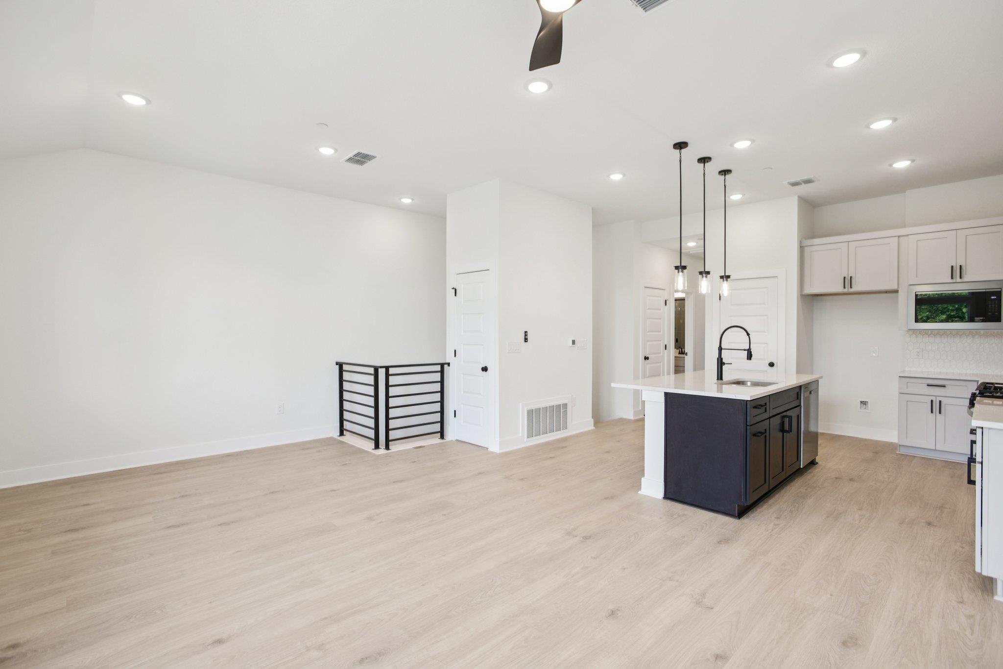 200 W 56th St # 1103, Austin, TX 78751