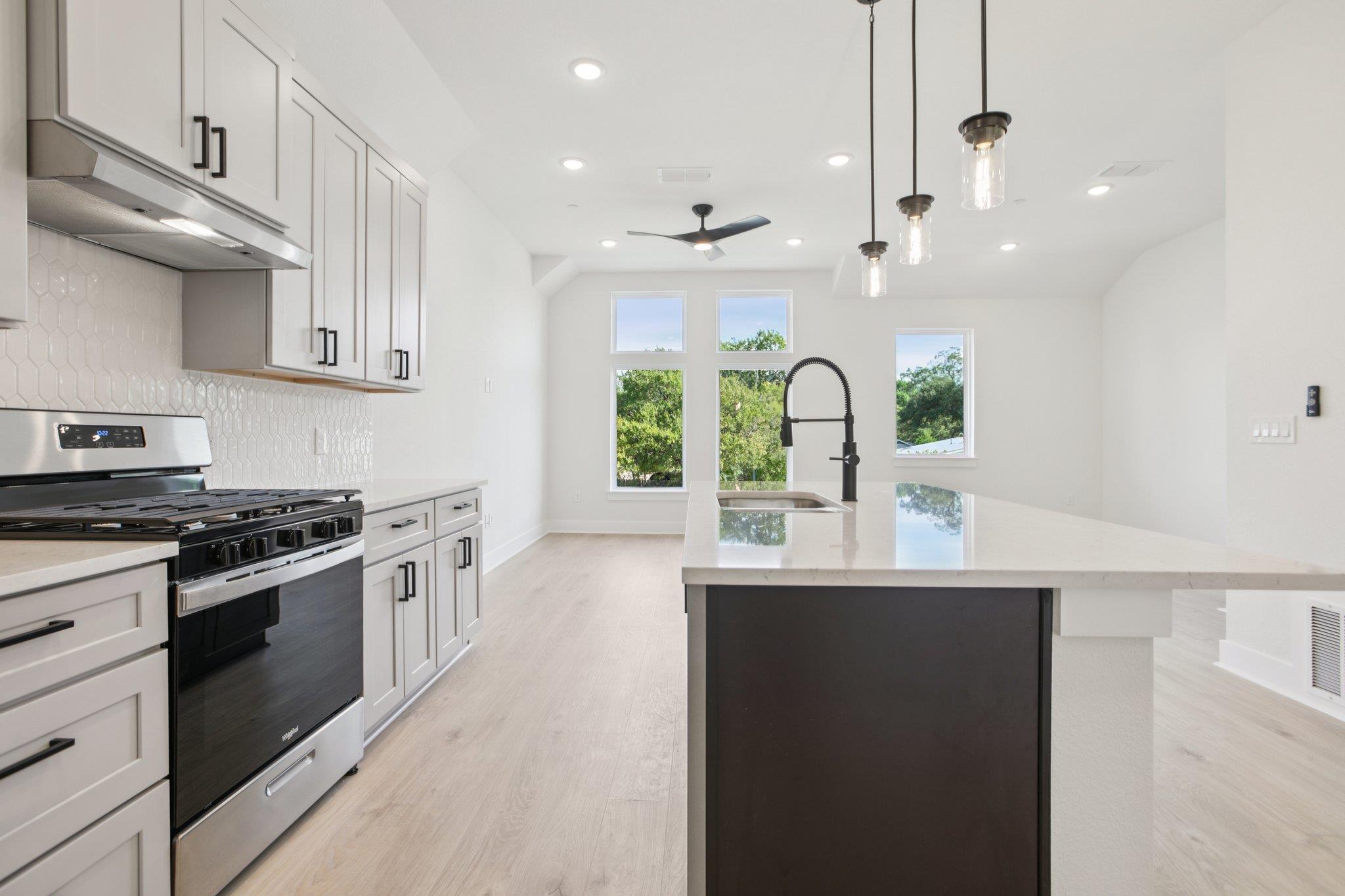 200 W 56th St # 1103, Austin, TX 78751