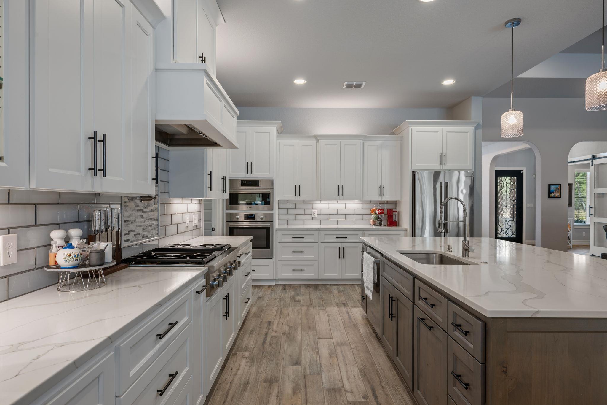 864 Coyote Ridge Dr, Spring Branch, TX 78070