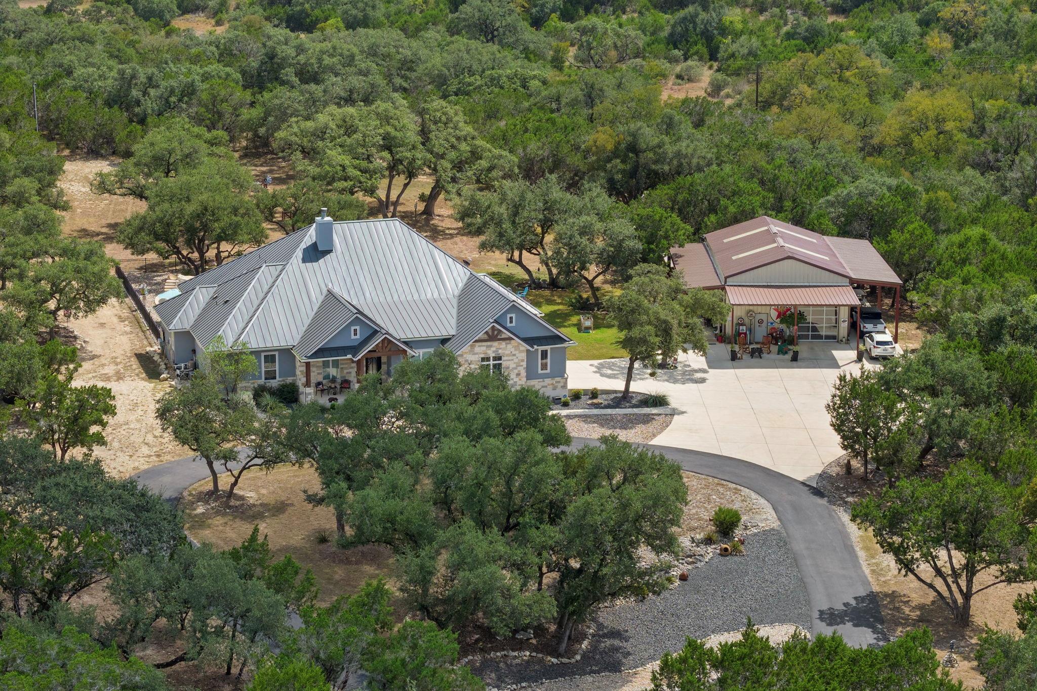 864 Coyote Ridge Dr, Spring Branch, TX 78070