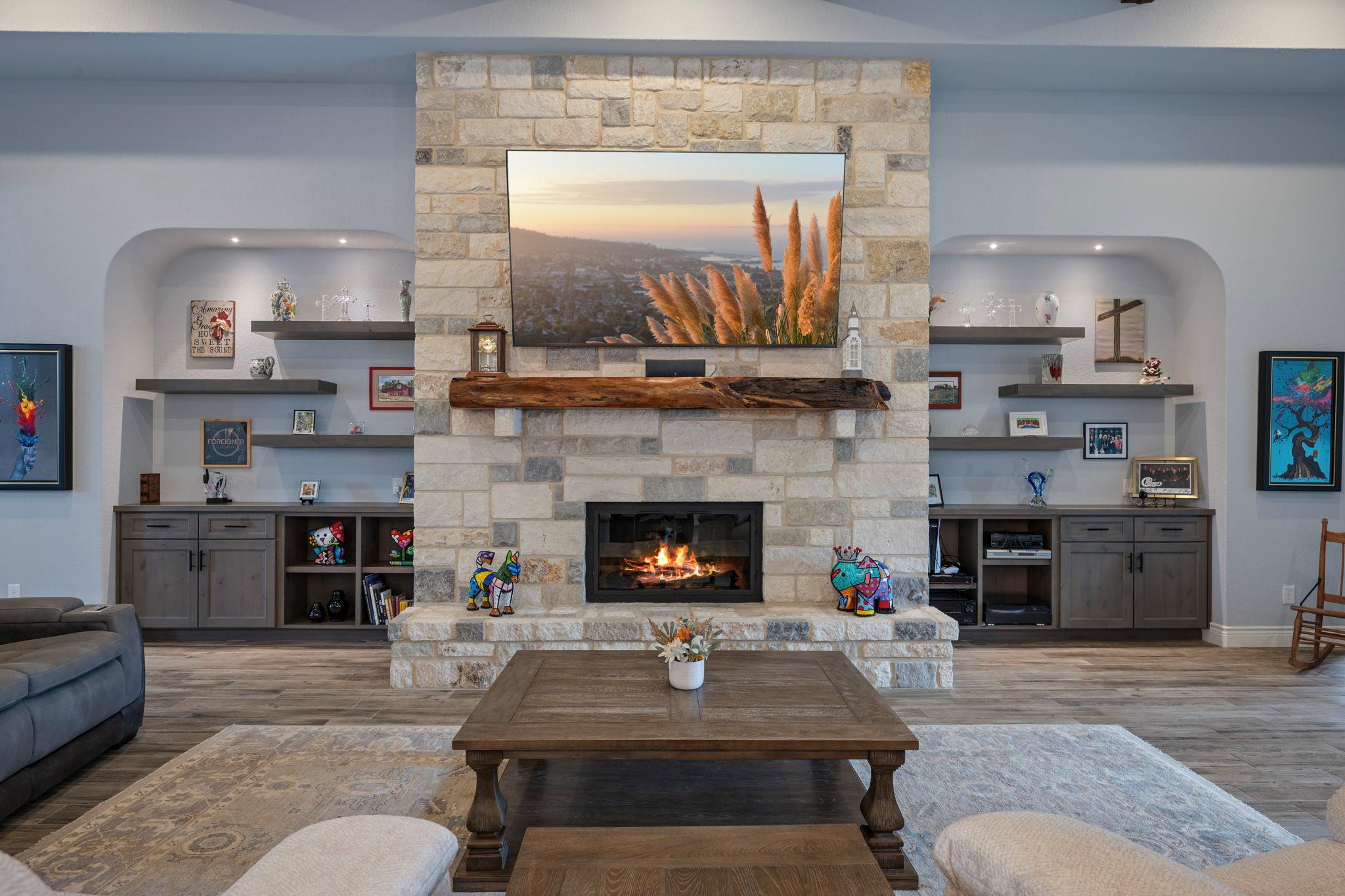 864 Coyote Ridge Dr, Spring Branch, TX 78070