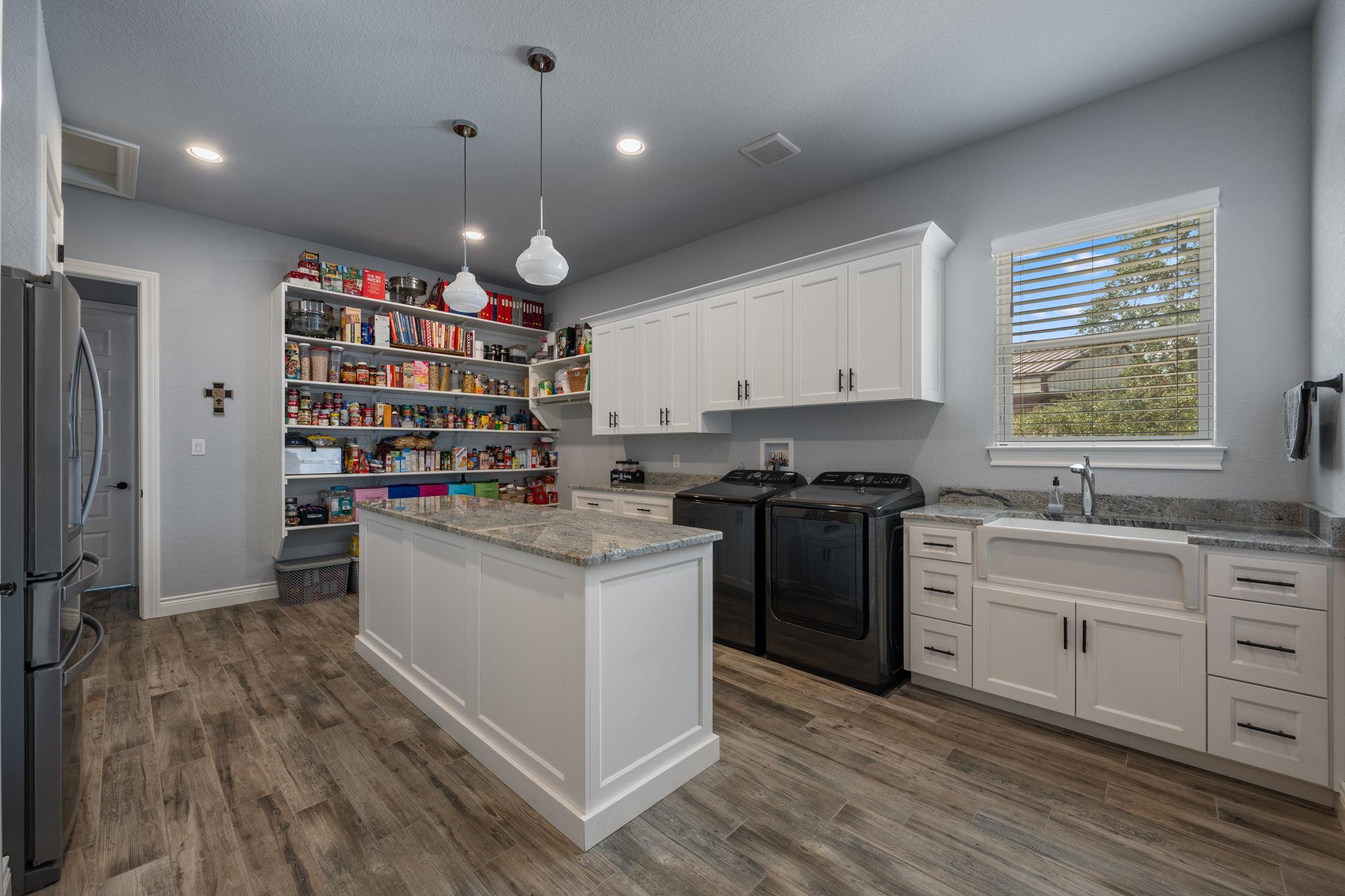 864 Coyote Ridge Dr, Spring Branch, TX 78070