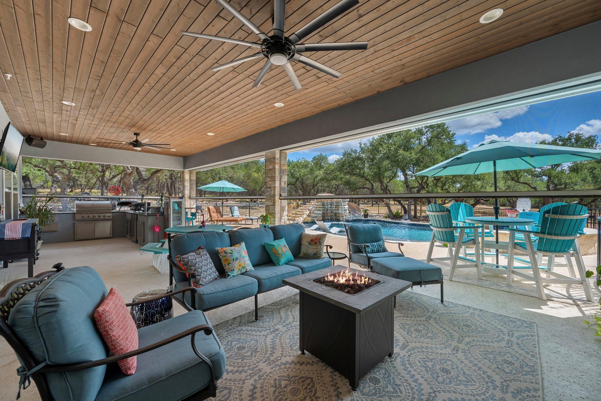 864 Coyote Ridge Dr, Spring Branch, TX 78070