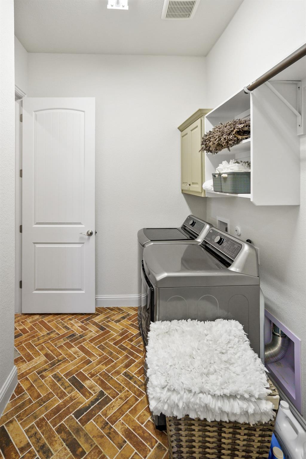 224 Diamondback Dr, Georgetown, TX 78628