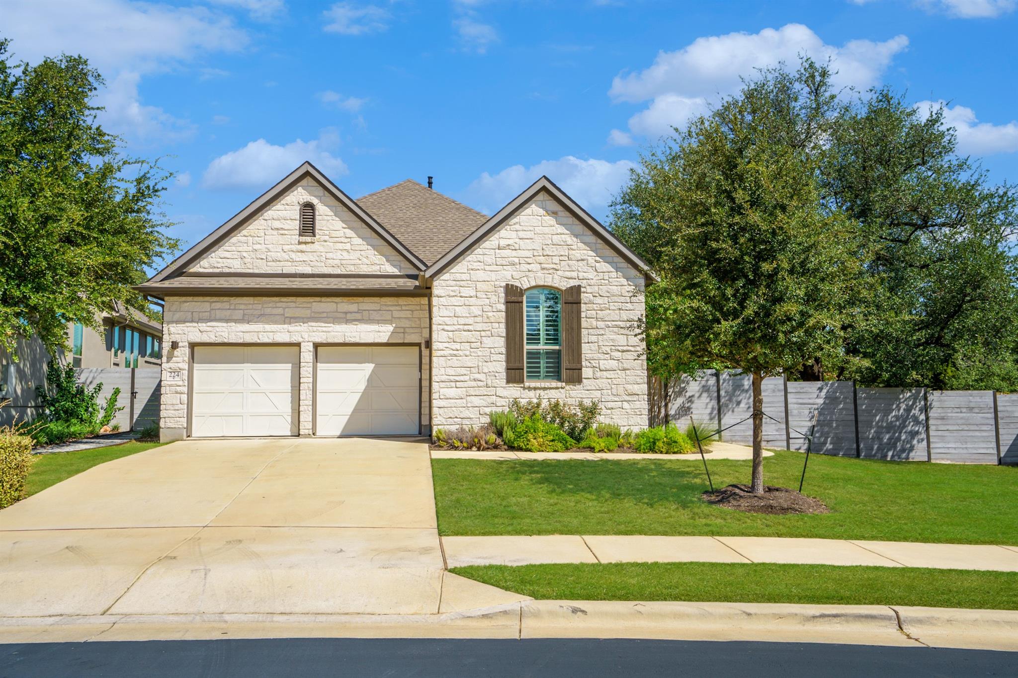 224 Diamondback Dr, Georgetown, TX 78628