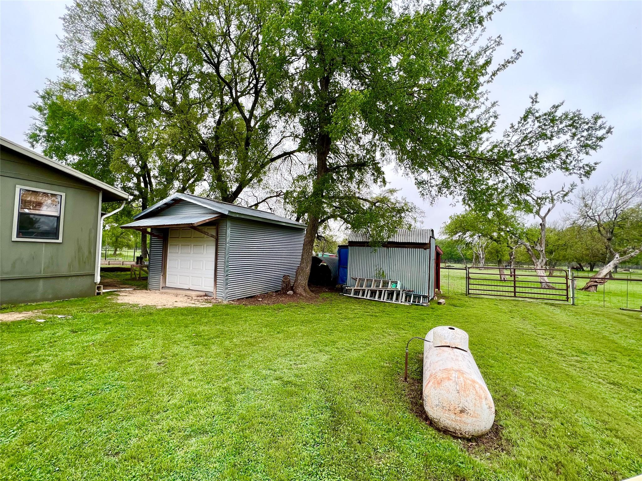 2700 County Road 305, Jarrell, TX 76537