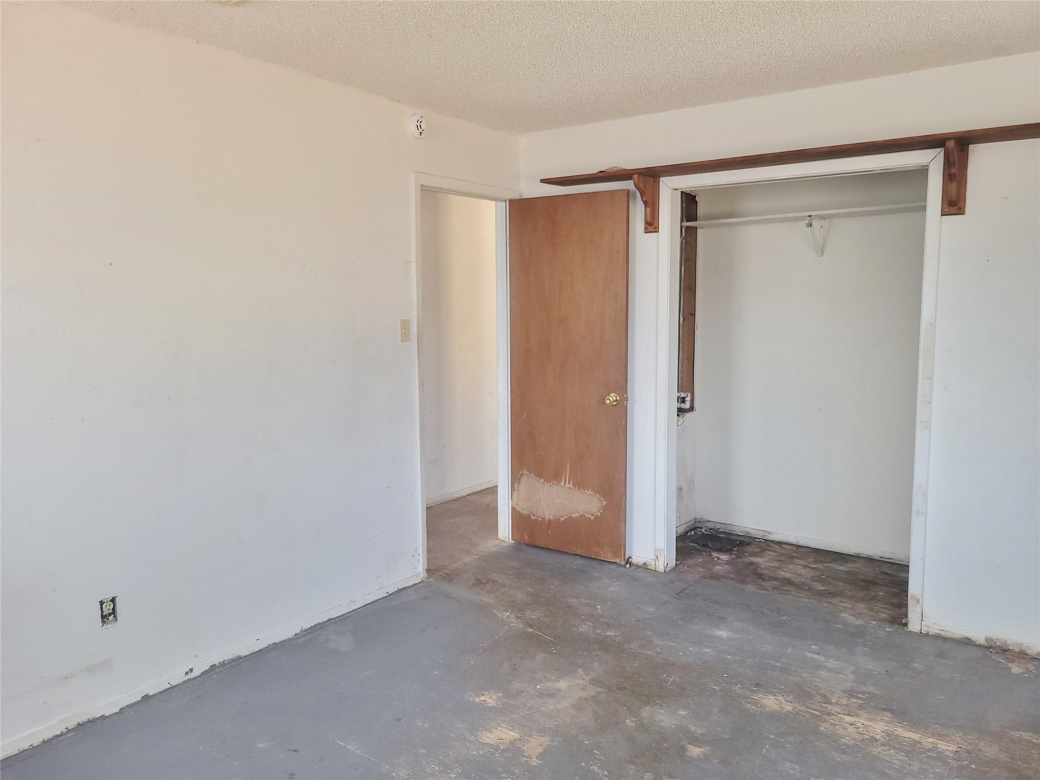 747 Chamberlin Rd, Dale, TX 78616