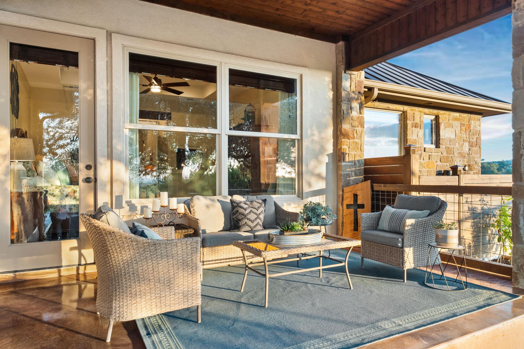 1010 Vista Ridge Dr, Round Mountain, TX 78663