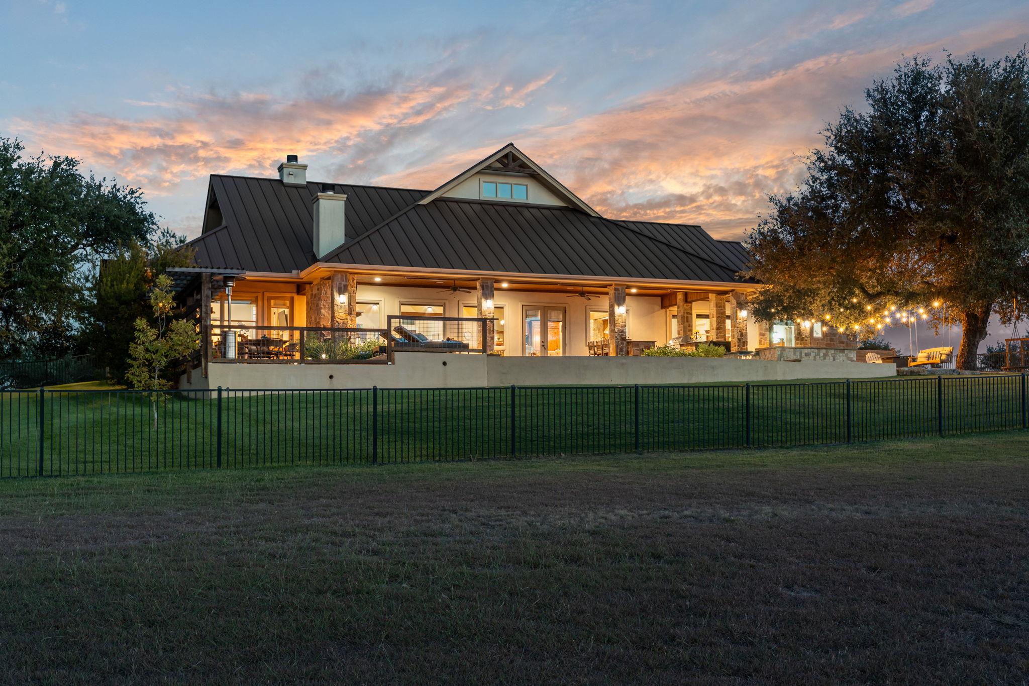 1010 Vista Ridge Dr, Round Mountain, TX 78663