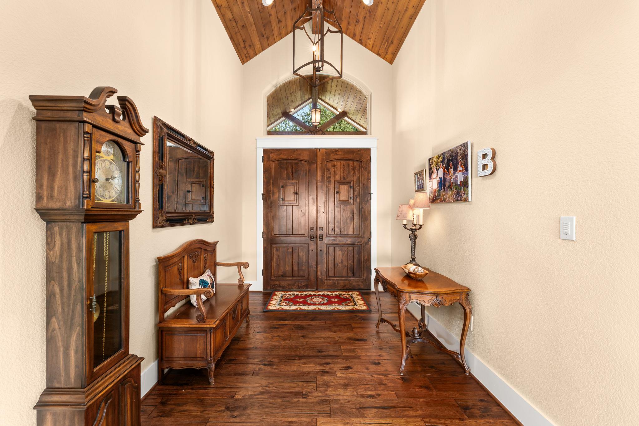 1010 Vista Ridge Dr, Round Mountain, TX 78663