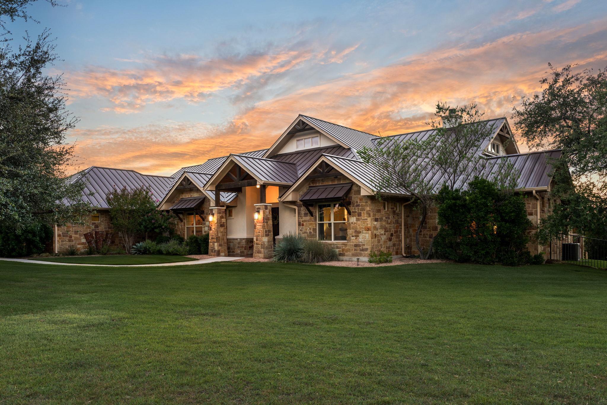 1010 Vista Ridge Dr, Round Mountain, TX 78663