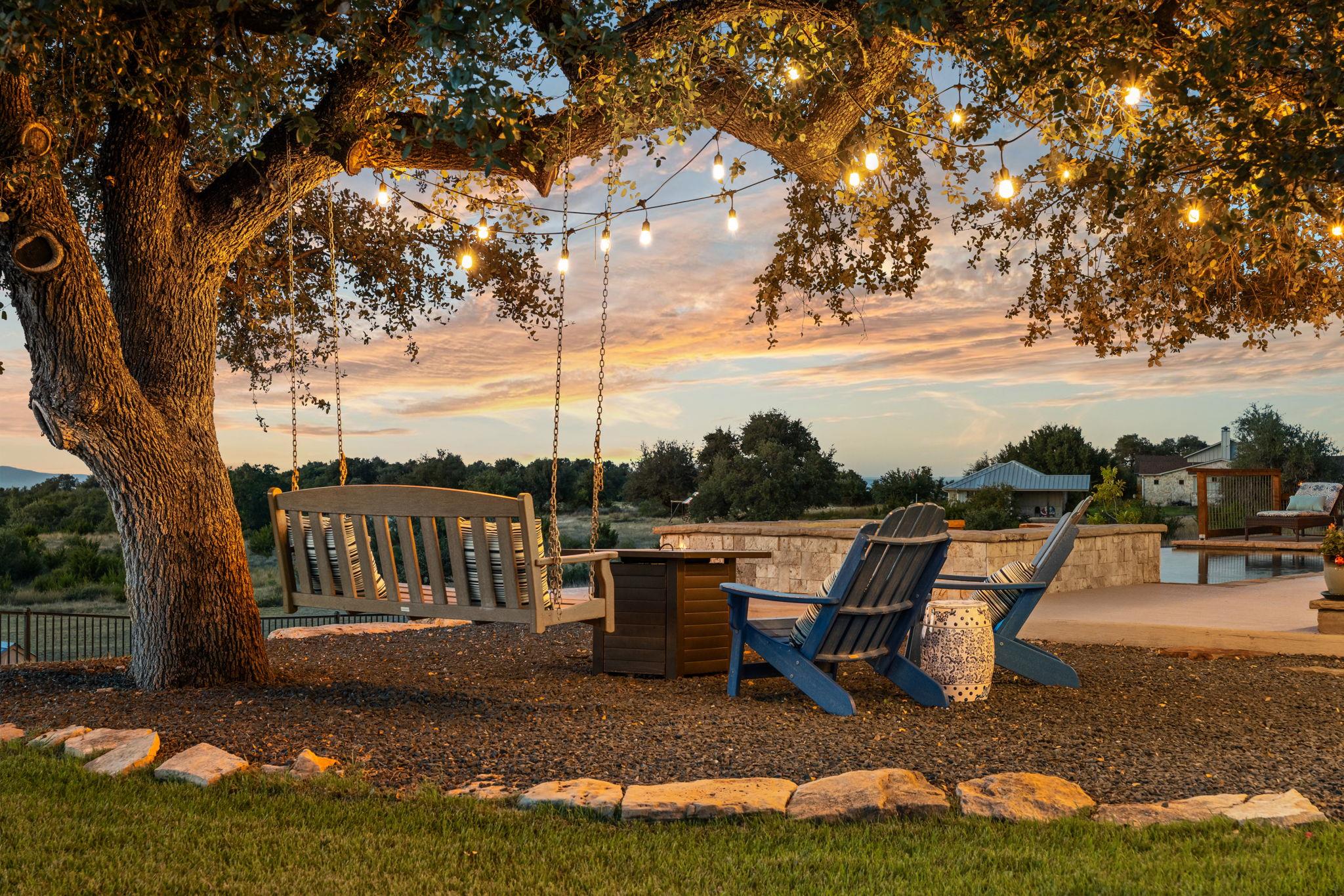 1010 Vista Ridge Dr, Round Mountain, TX 78663