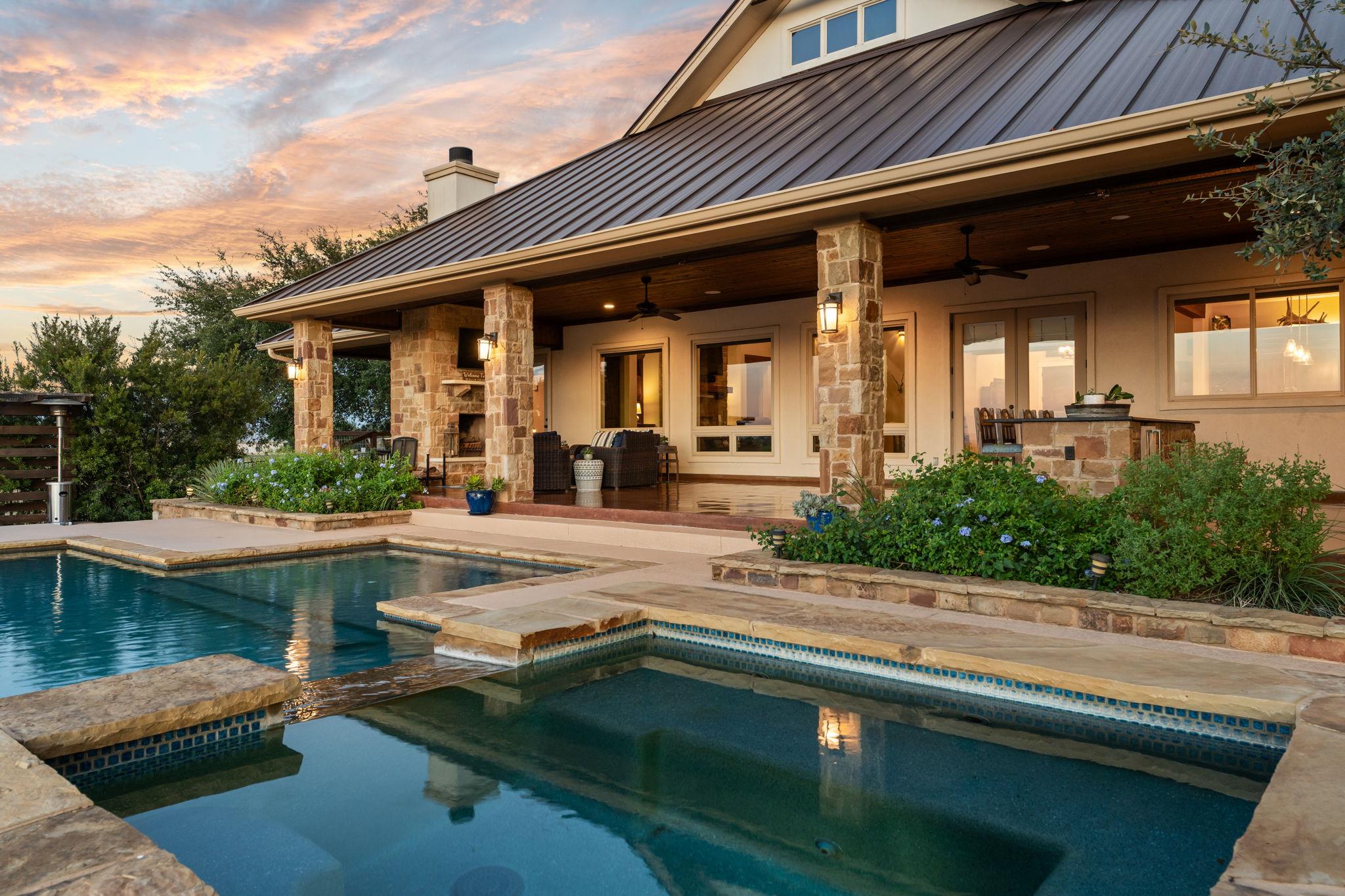 1010 Vista Ridge Dr, Round Mountain, TX 78663