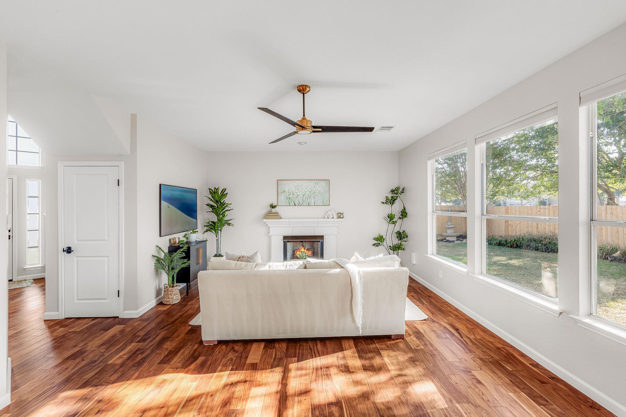 15527 Crissom Ln, Austin, TX 78728