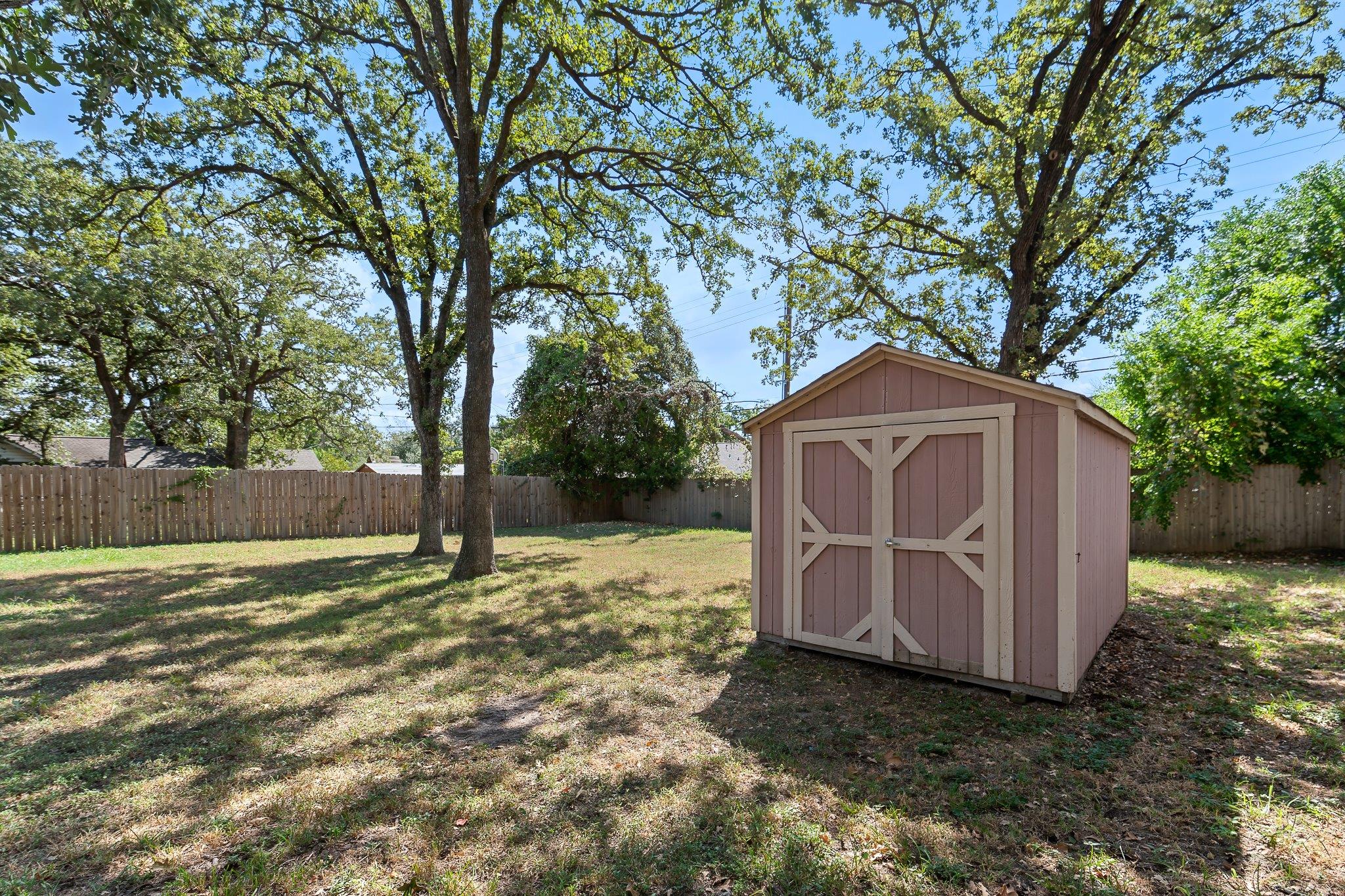 1905 Alcoa Ave, Rockdale, TX 76567