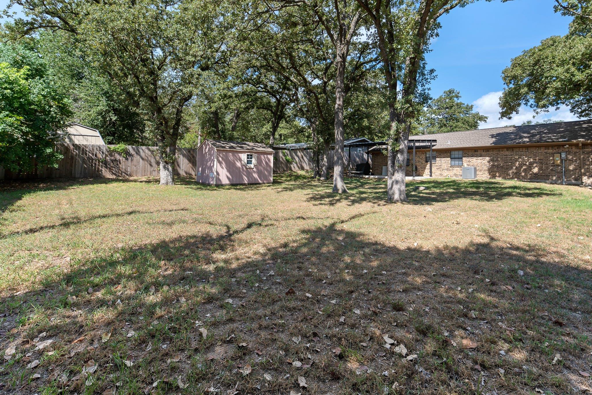 1905 Alcoa Ave, Rockdale, TX 76567