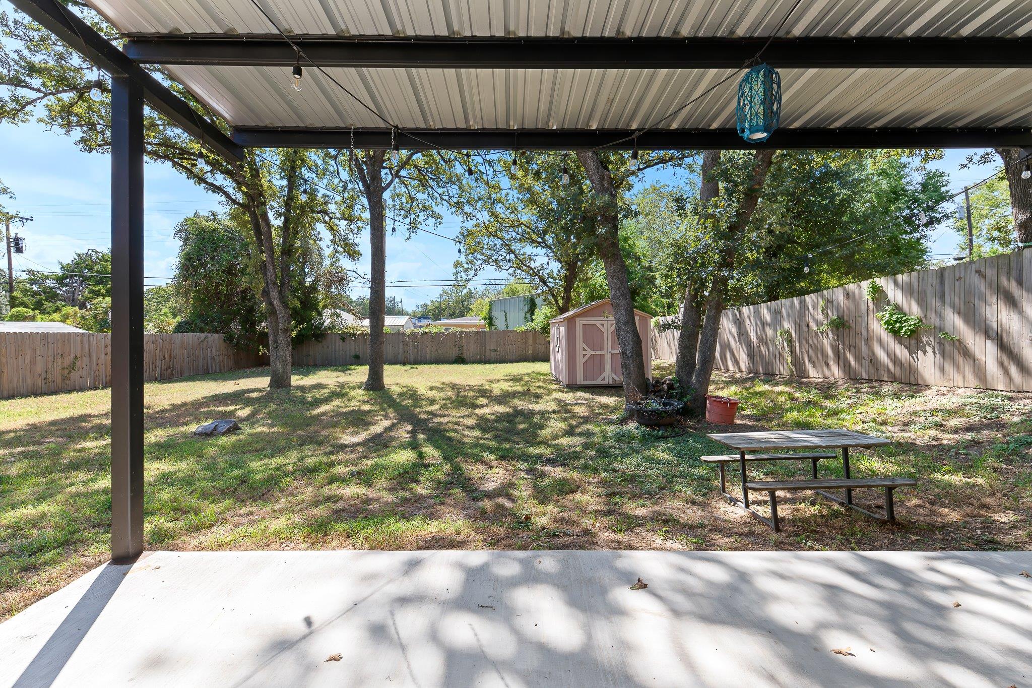 1905 Alcoa Ave, Rockdale, TX 76567