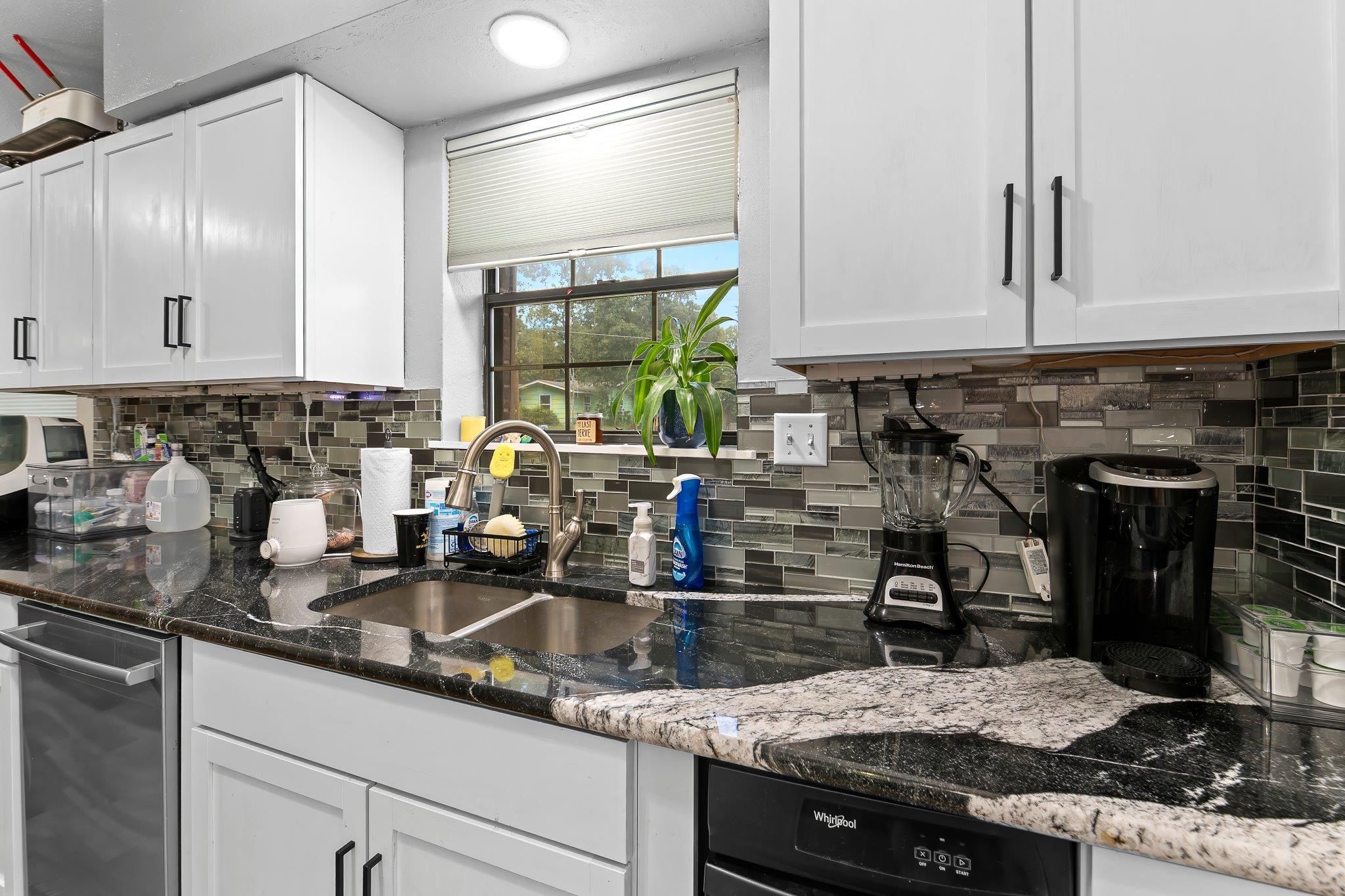 1905 Alcoa Ave, Rockdale, TX 76567