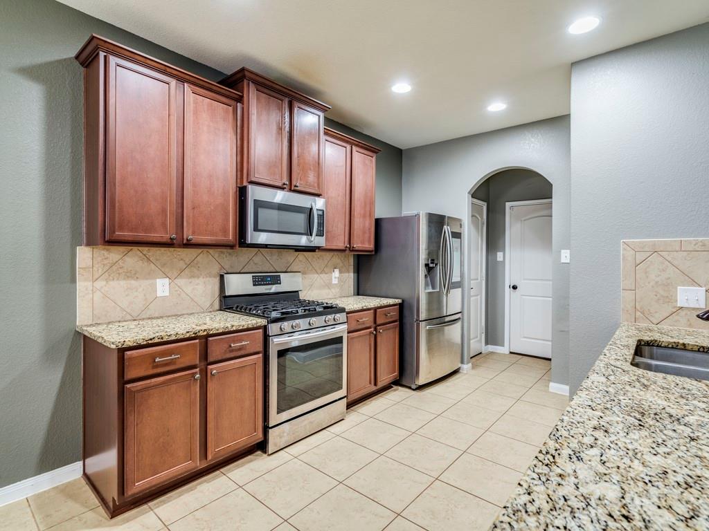 216 Isabel Ln, Kyle, TX 78640