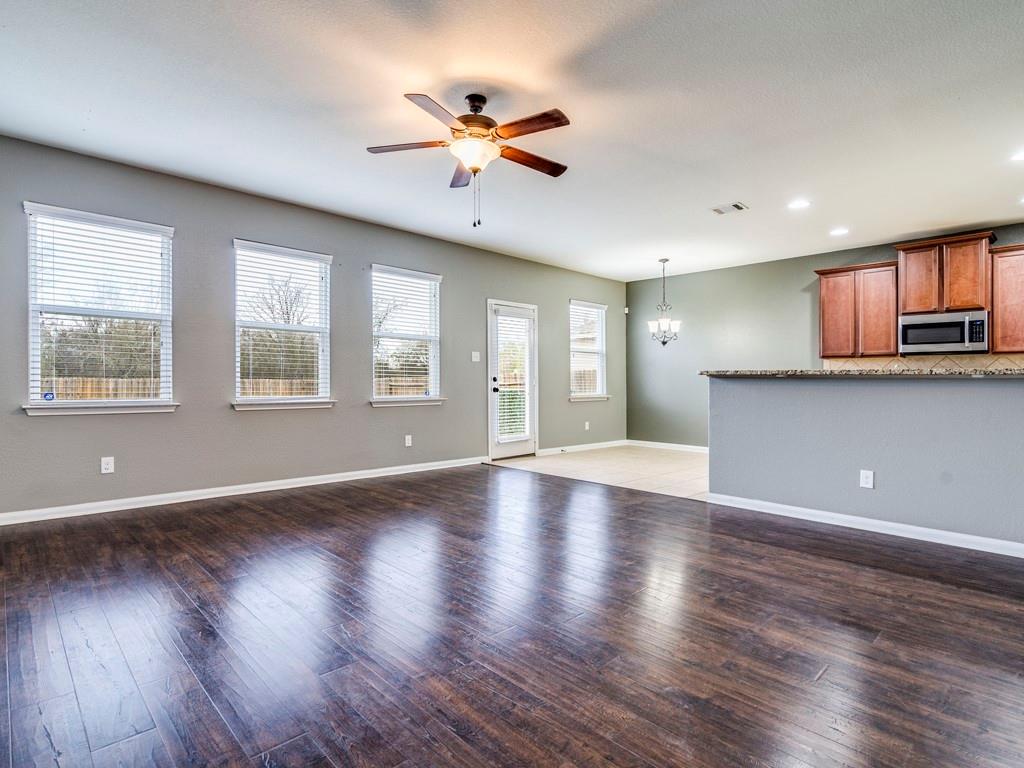 216 Isabel Ln, Kyle, TX 78640