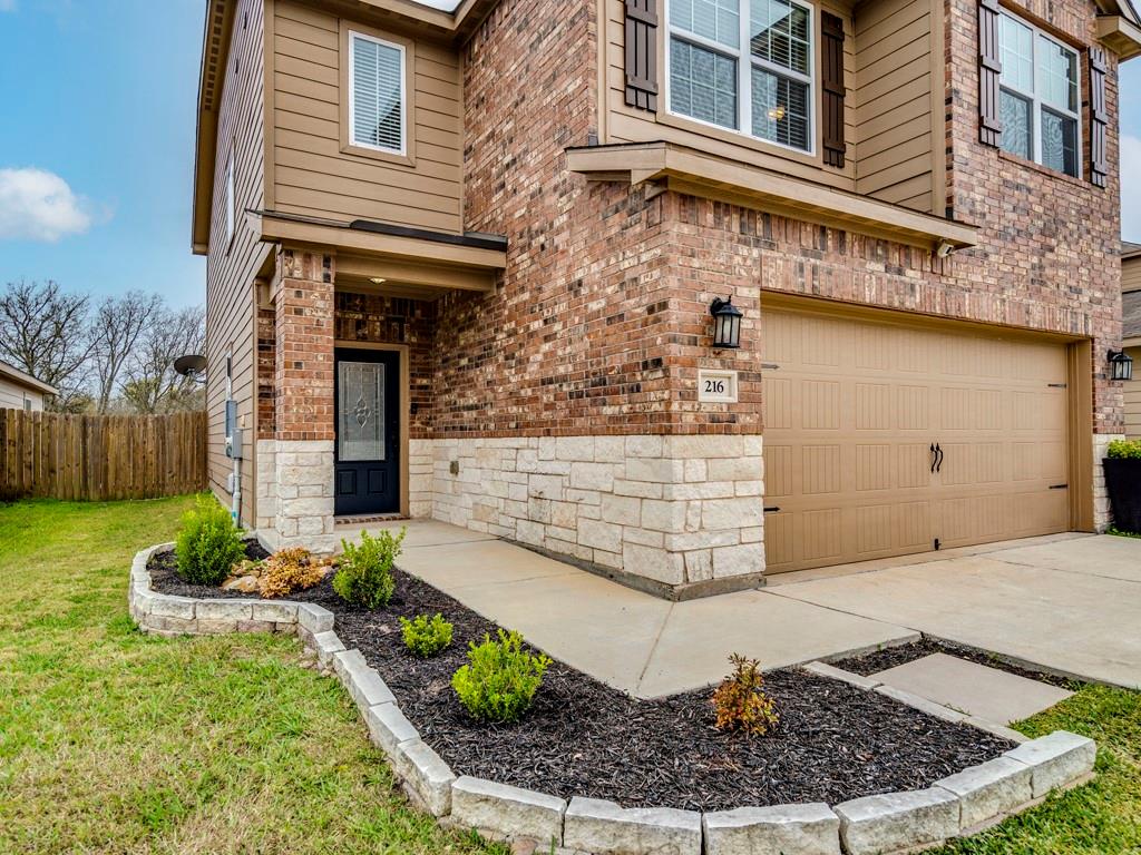 216 Isabel Ln, Kyle, TX 78640