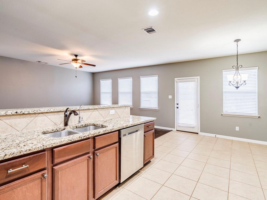 216 Isabel Ln, Kyle, TX 78640