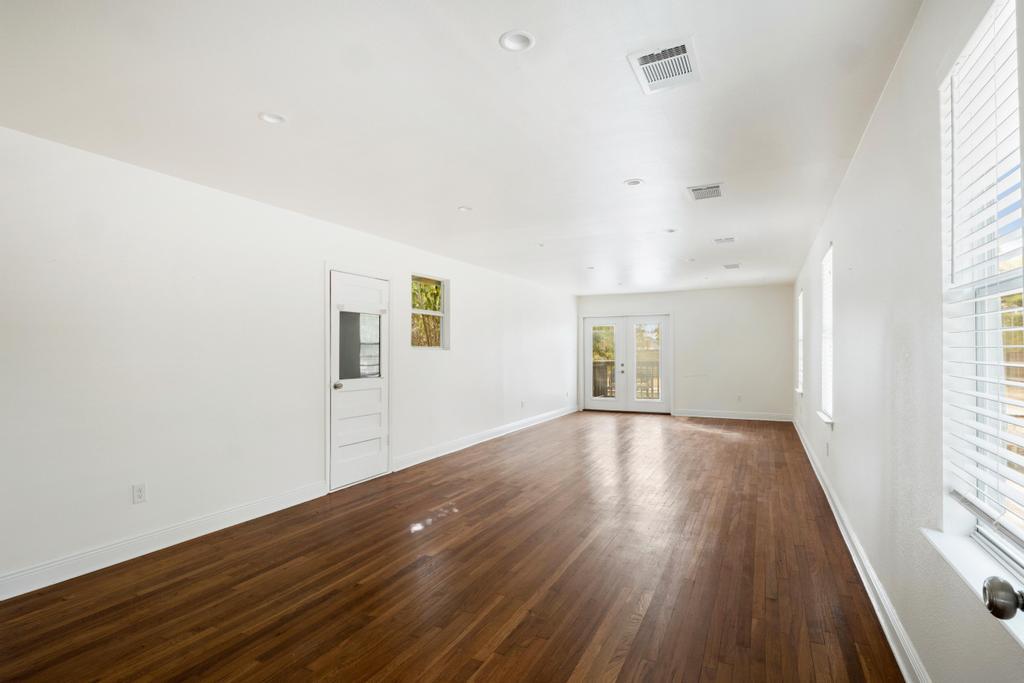 2925 E 12th St, Austin, TX 78702