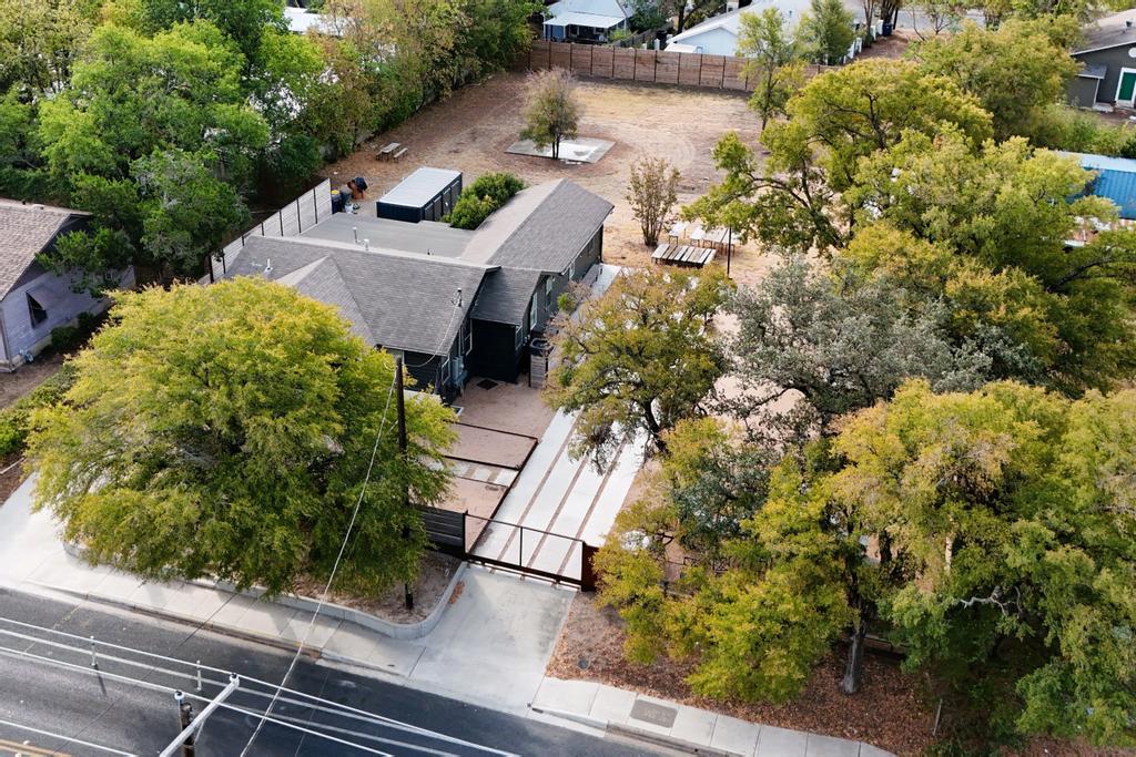 2925 E 12th St, Austin, TX 78702